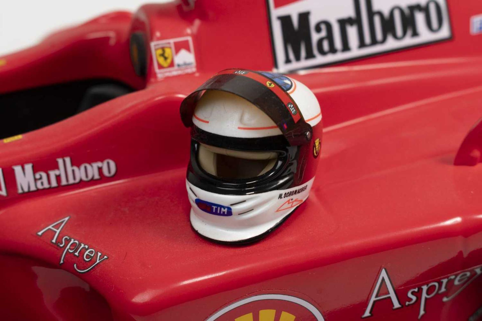 1998, FERRARI F 300 im Großmaßstab 1:8, Fahrer Michael Schumacher, Start Nr. 3, limitierte Auflage 1 - Bild 2 aus 6