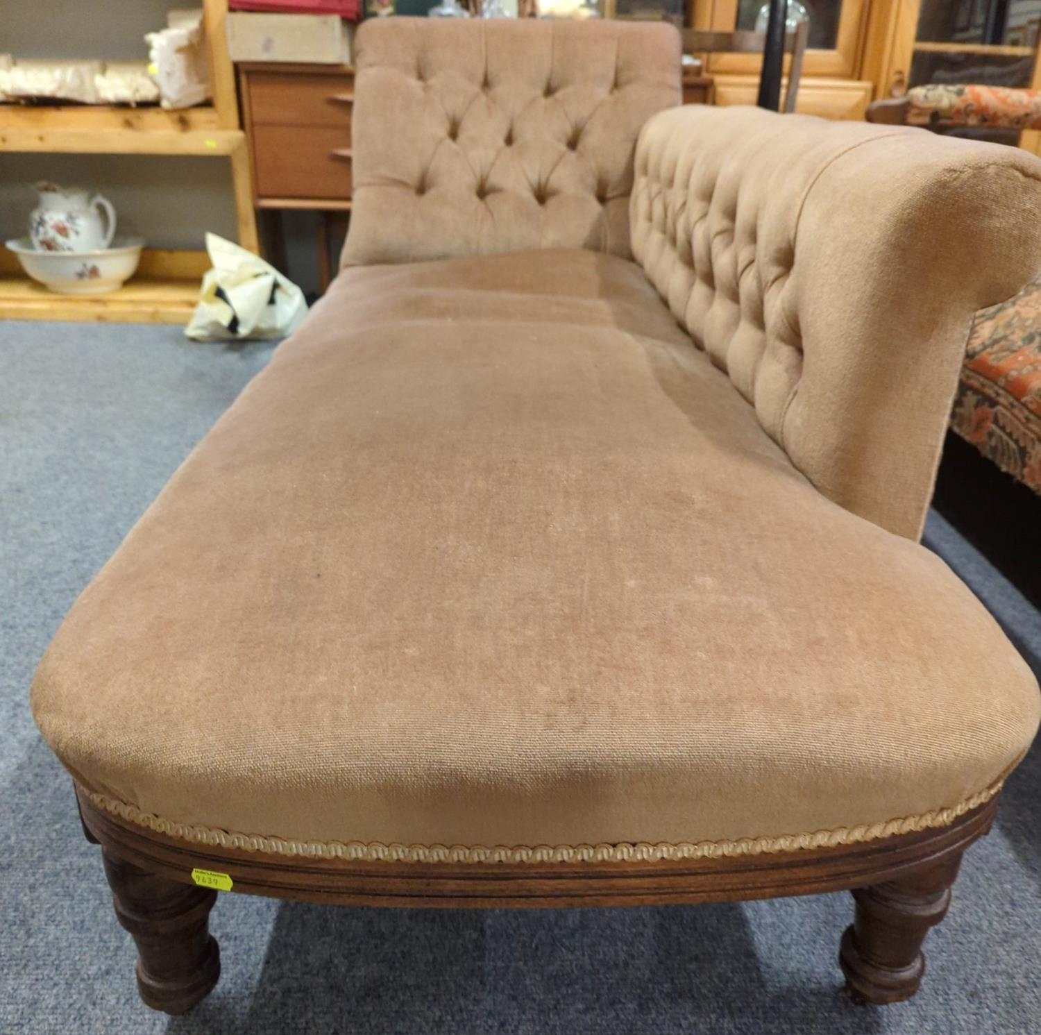  19C Chaise with button design to back and side rest, in camel coloured upholstery with four origina - Image 3 of 3
