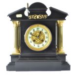 Ornate black marble Victorian four pillar mantle clock, ser 819848, H31.5cm W28.5cm D15cm