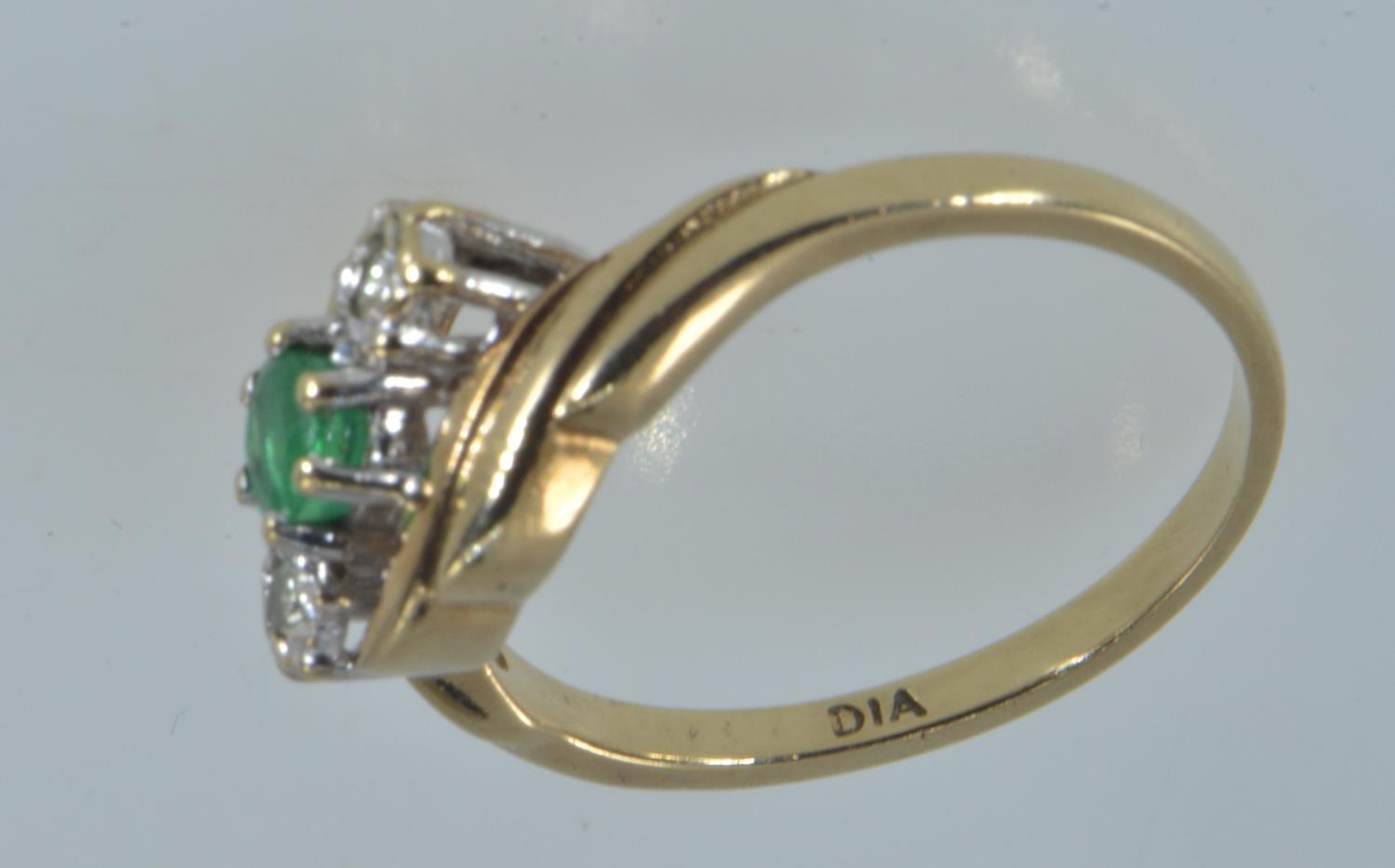 9ct gold, emerald & diamond crossover ring, size L1/2, gross weight 2.1 grams  - Image 3 of 3