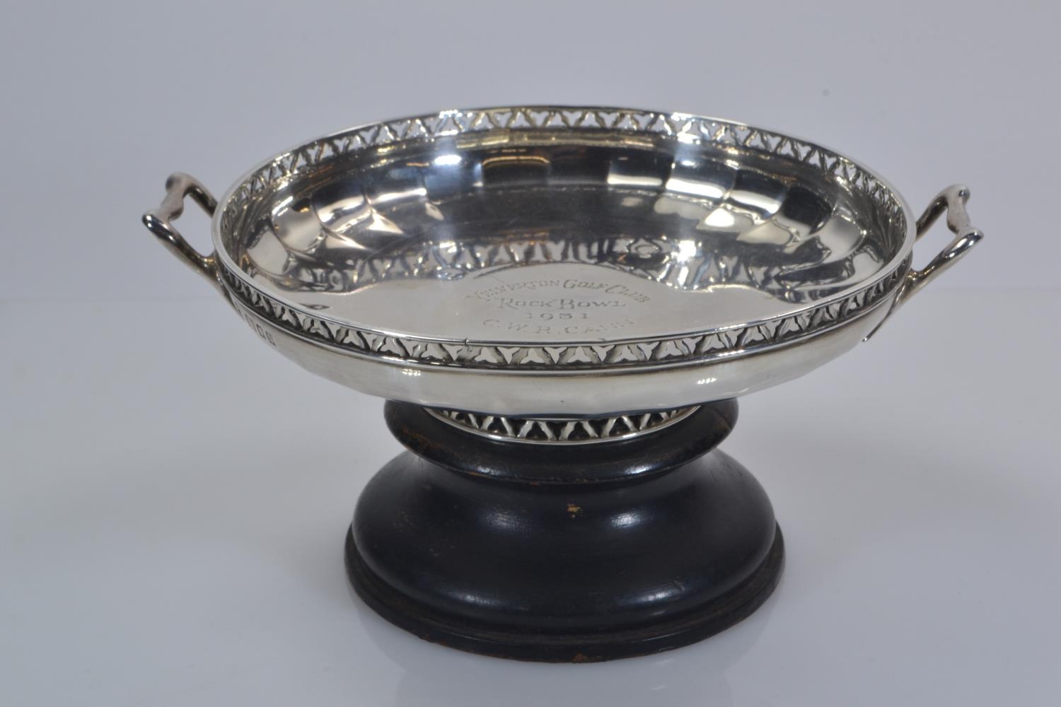 Silver golf trophy, Page Keen & Page Plymouth, London 1931, with inscription to bowl 'Yelverton Golf