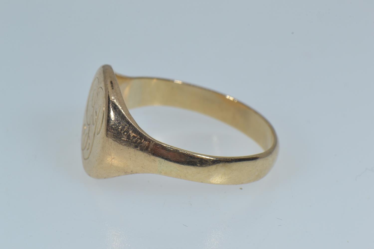 9ct gold signet ring, engraved with initials 'GP', size W1/2, 5.87 grams  - Image 2 of 4