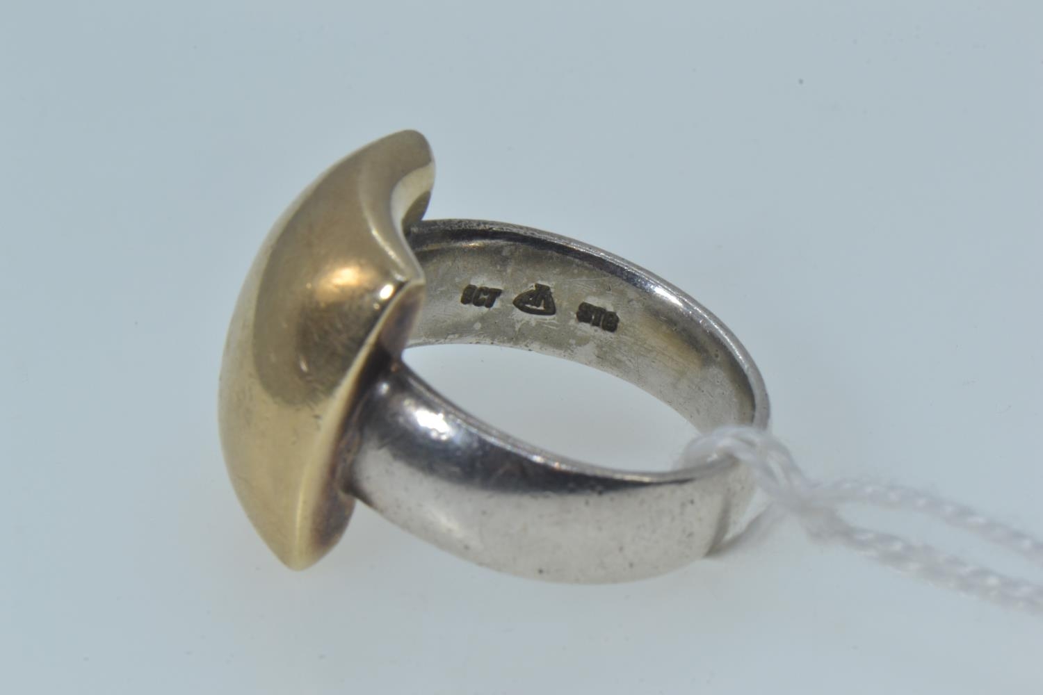 Silver and 9ct gold ring, shank marked STG & 9ct, size R1/2, gross weight 20.61 grams  - Image 4 of 4