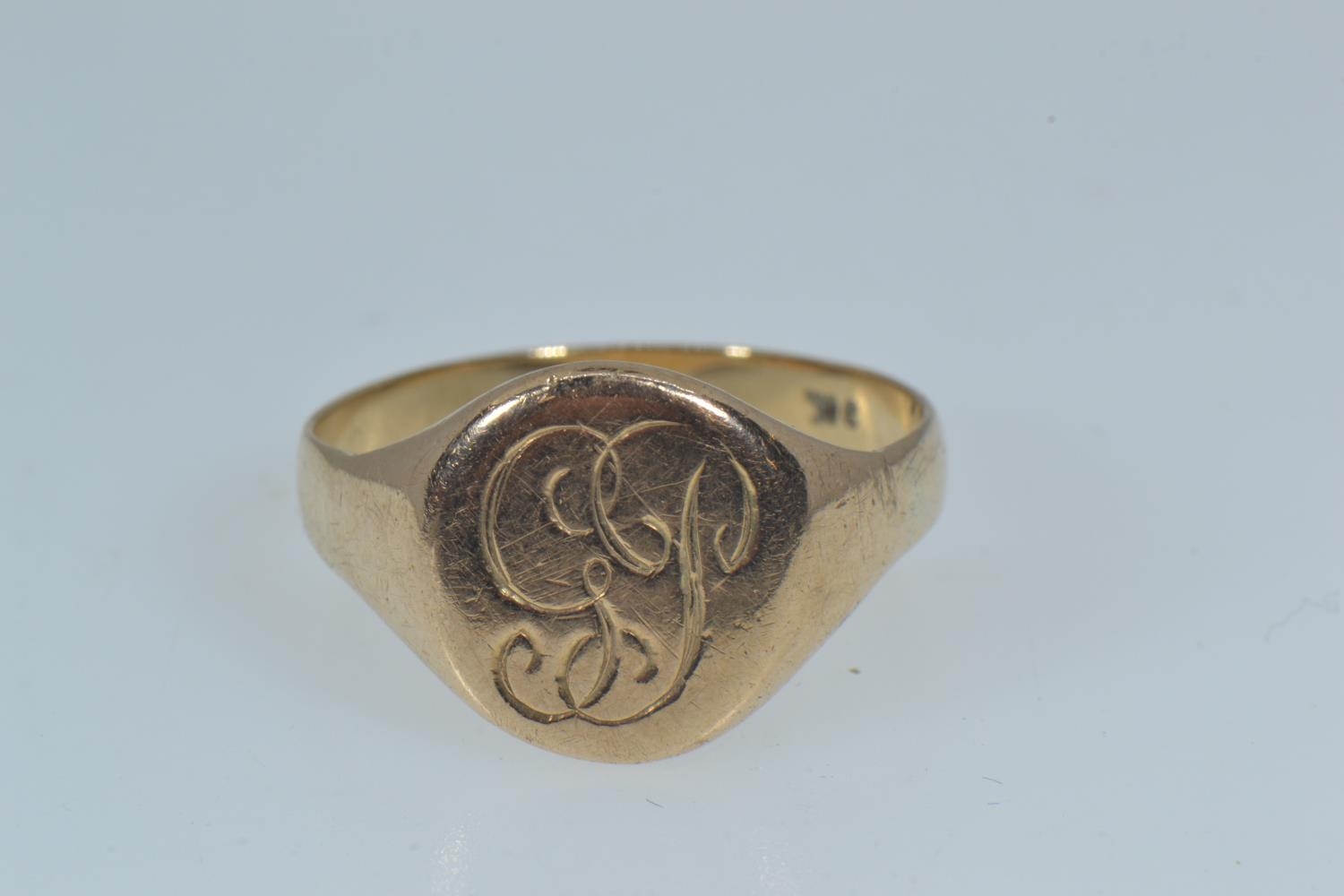 9ct gold signet ring, engraved with initials 'GP', size W1/2, 5.87 grams 