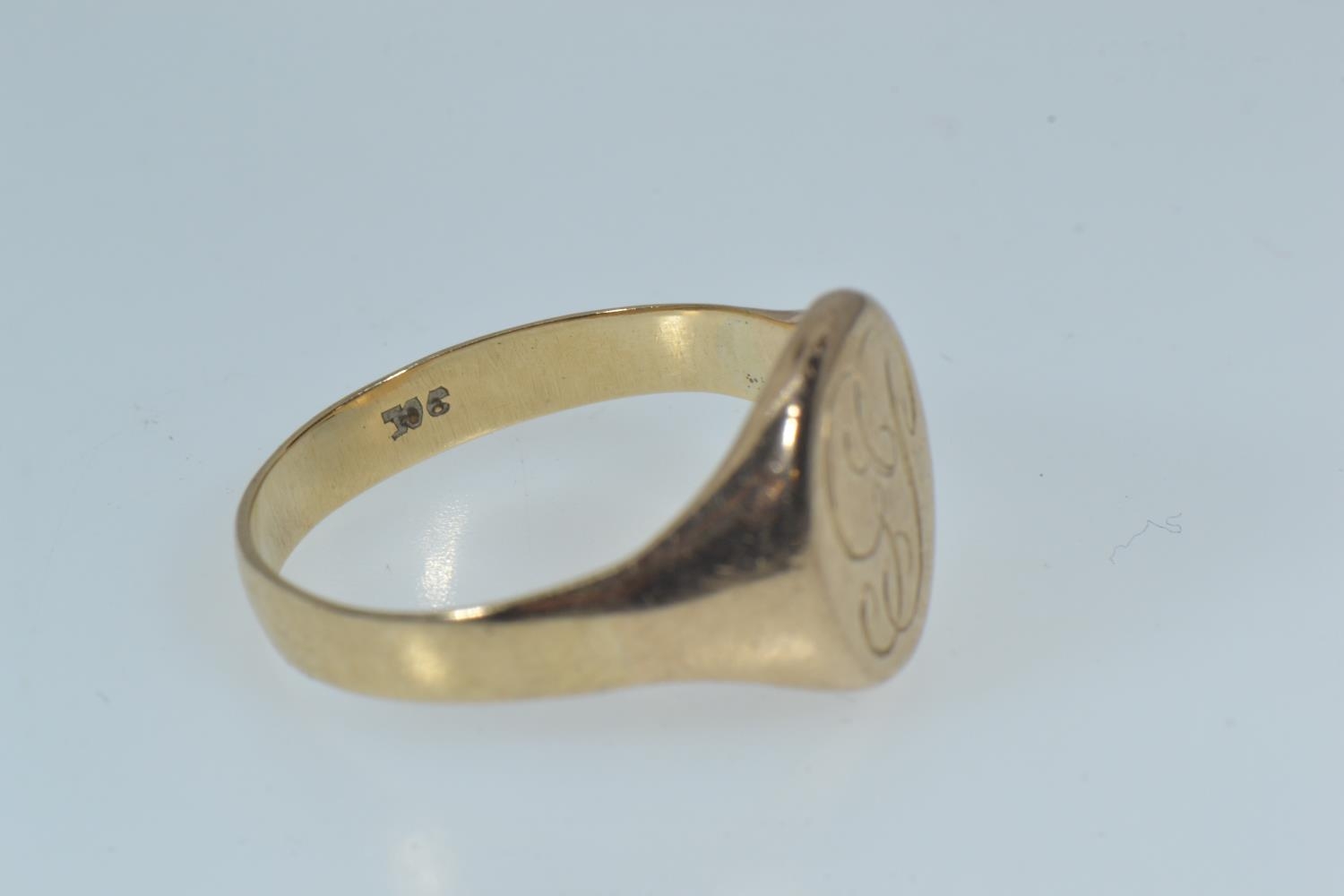 9ct gold signet ring, engraved with initials 'GP', size W1/2, 5.87 grams  - Image 4 of 4