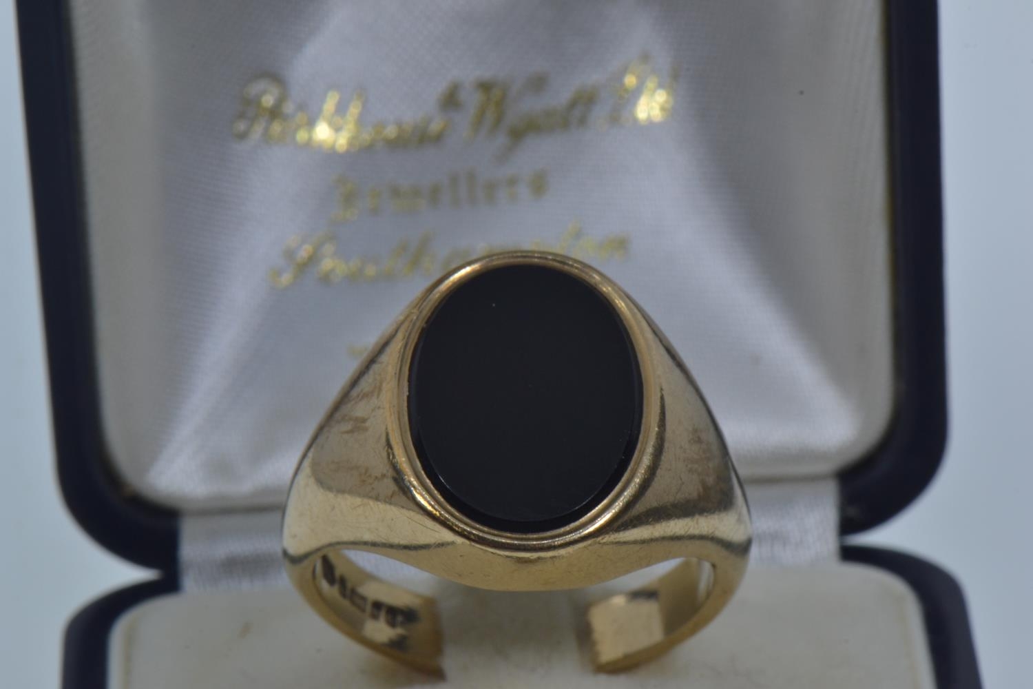 9ct gold & black onyx signet ring, hallmarked Birmingham 1977, size V, gross weight 10.95 grams  - Image 2 of 5