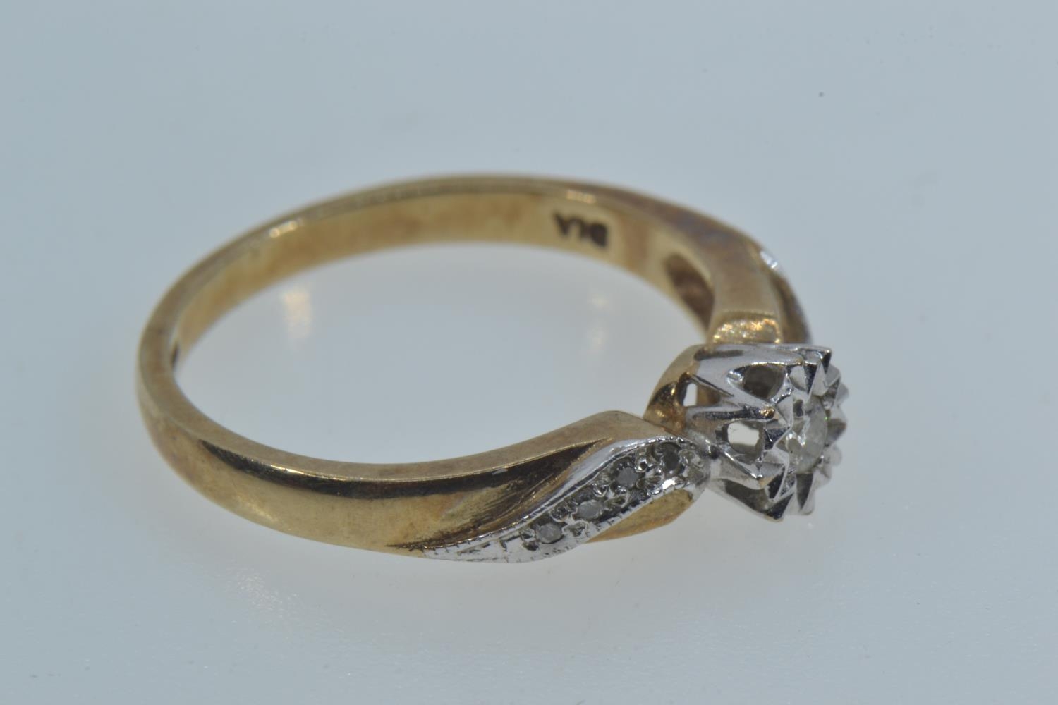 9ct gold & diamond ring, size L1/2, gross weight 2.26 grams  - Image 3 of 5