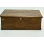 Oak chest with lifting top and original lock in place but no key. W87 D54 H29 cm