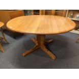 Ercol 788 Old Colonial extending pedestal table. L(open)165cm L(closed)115cm W115cm H73cm