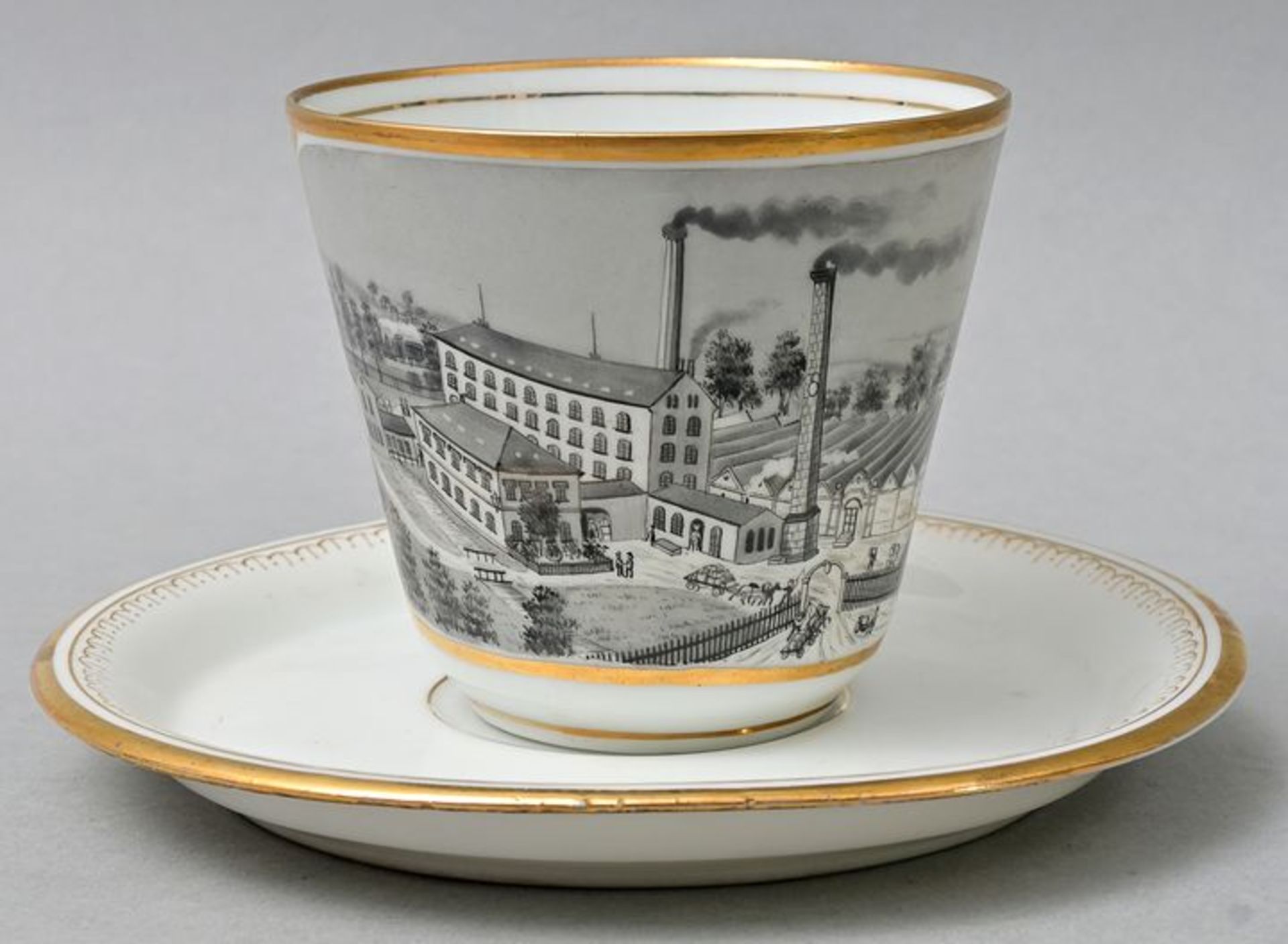 Tasse mit Untertasse/ cup with saucer