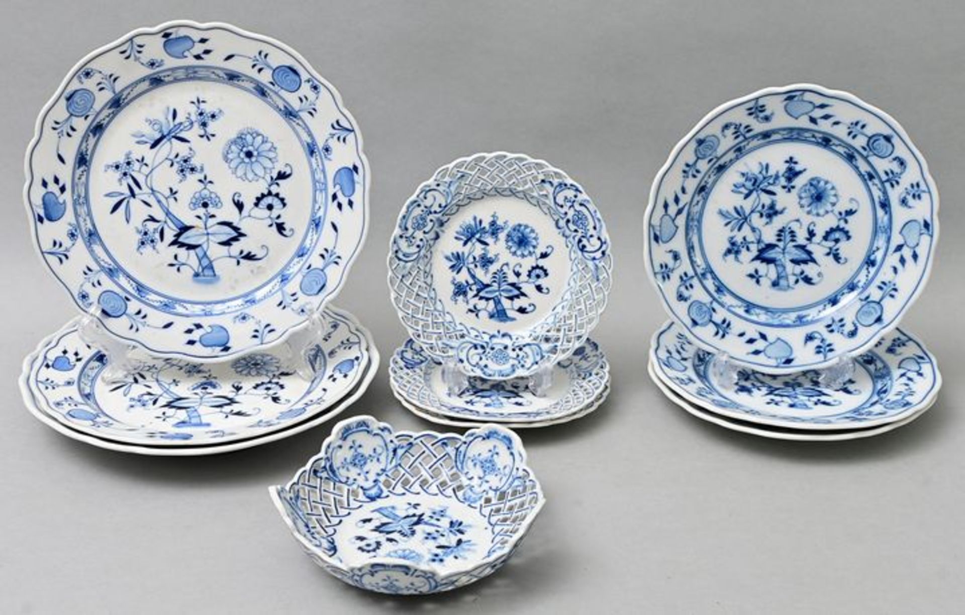 10 Teile Zwiebelmustergeschirr/ 10 pieces of porcelain