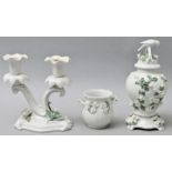 Drei Teile Porzellan/ three items of porcelain
