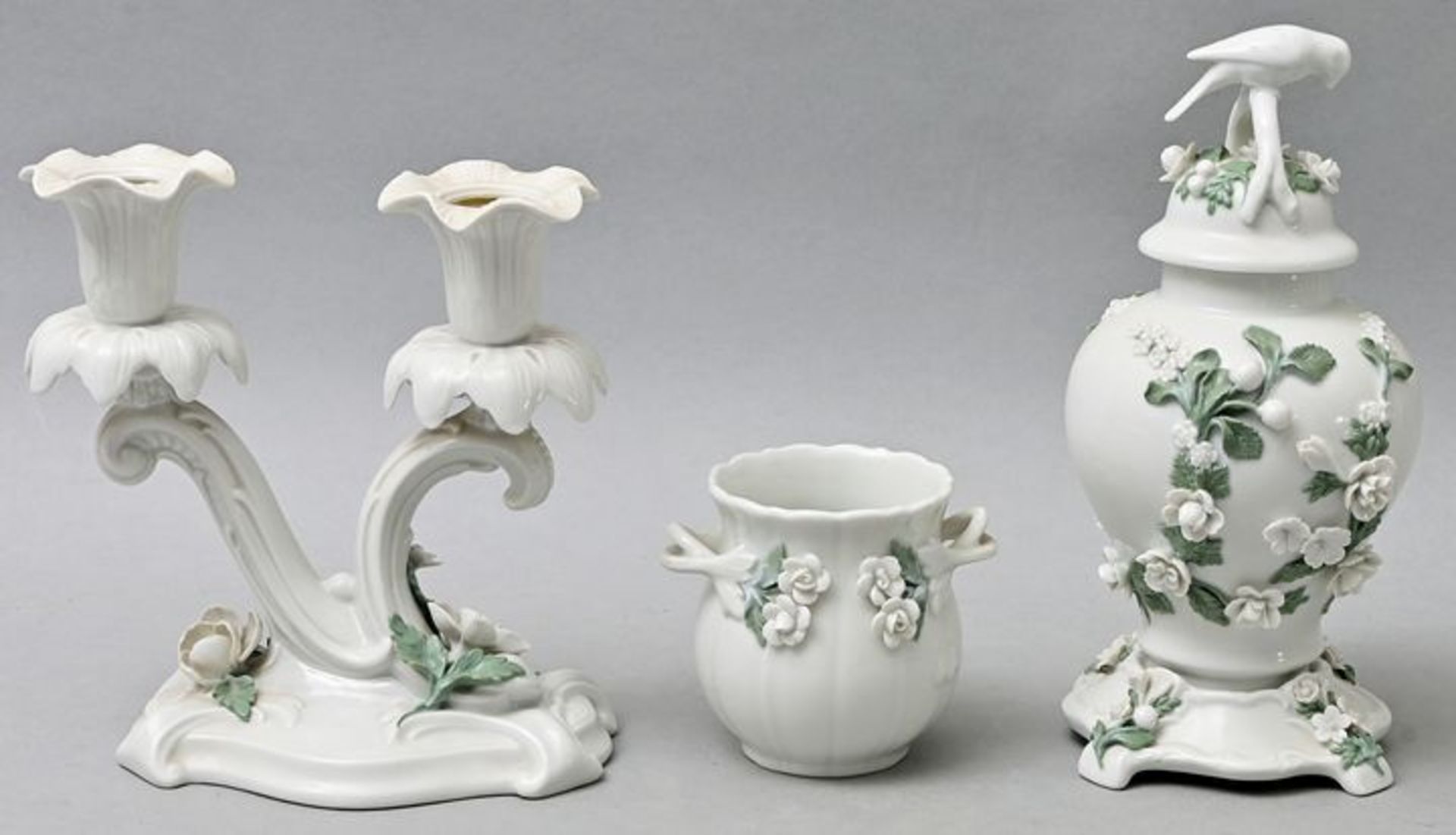 Drei Teile Porzellan/ three items of porcelain