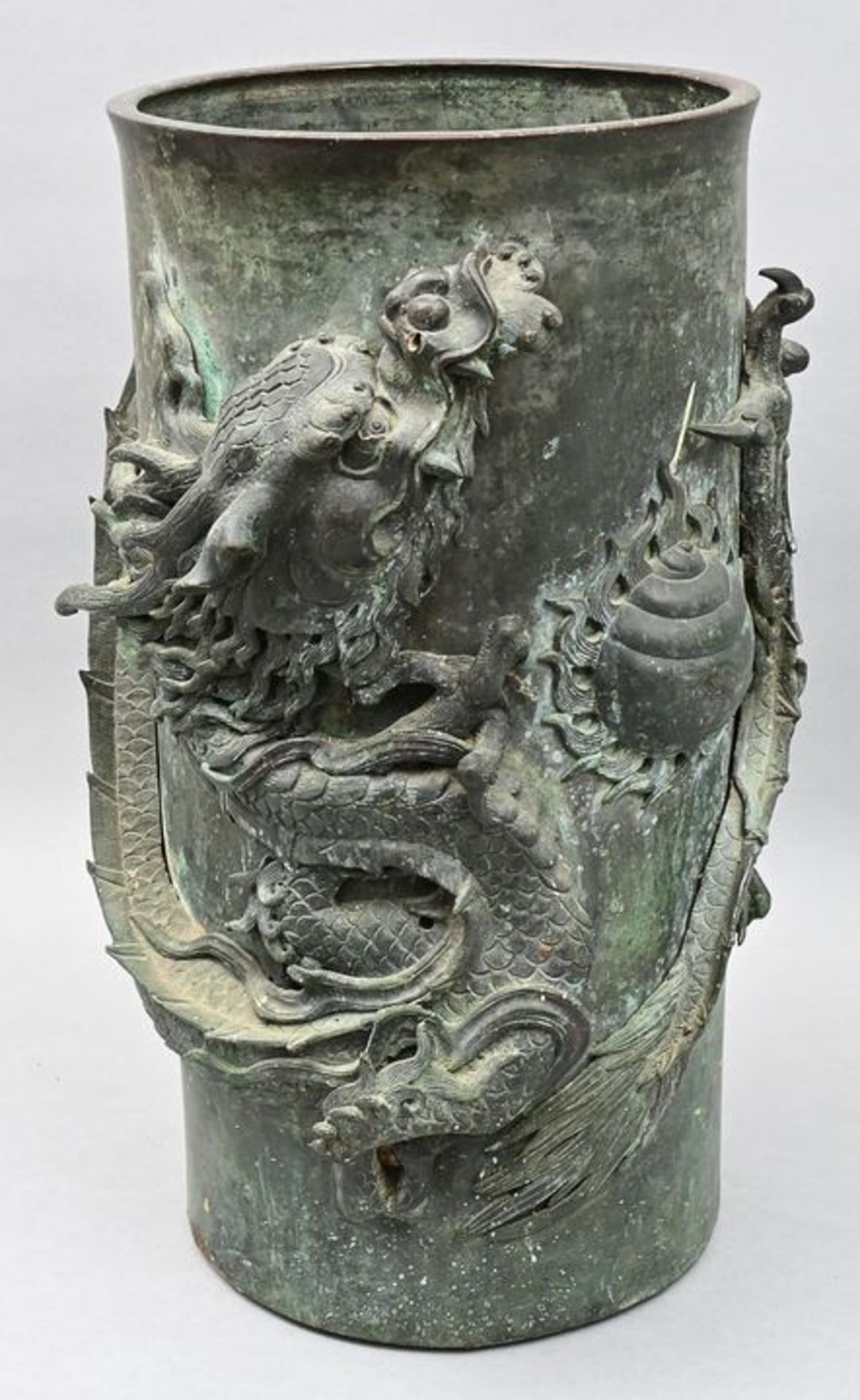 Große Bronzevase/ bronze vase