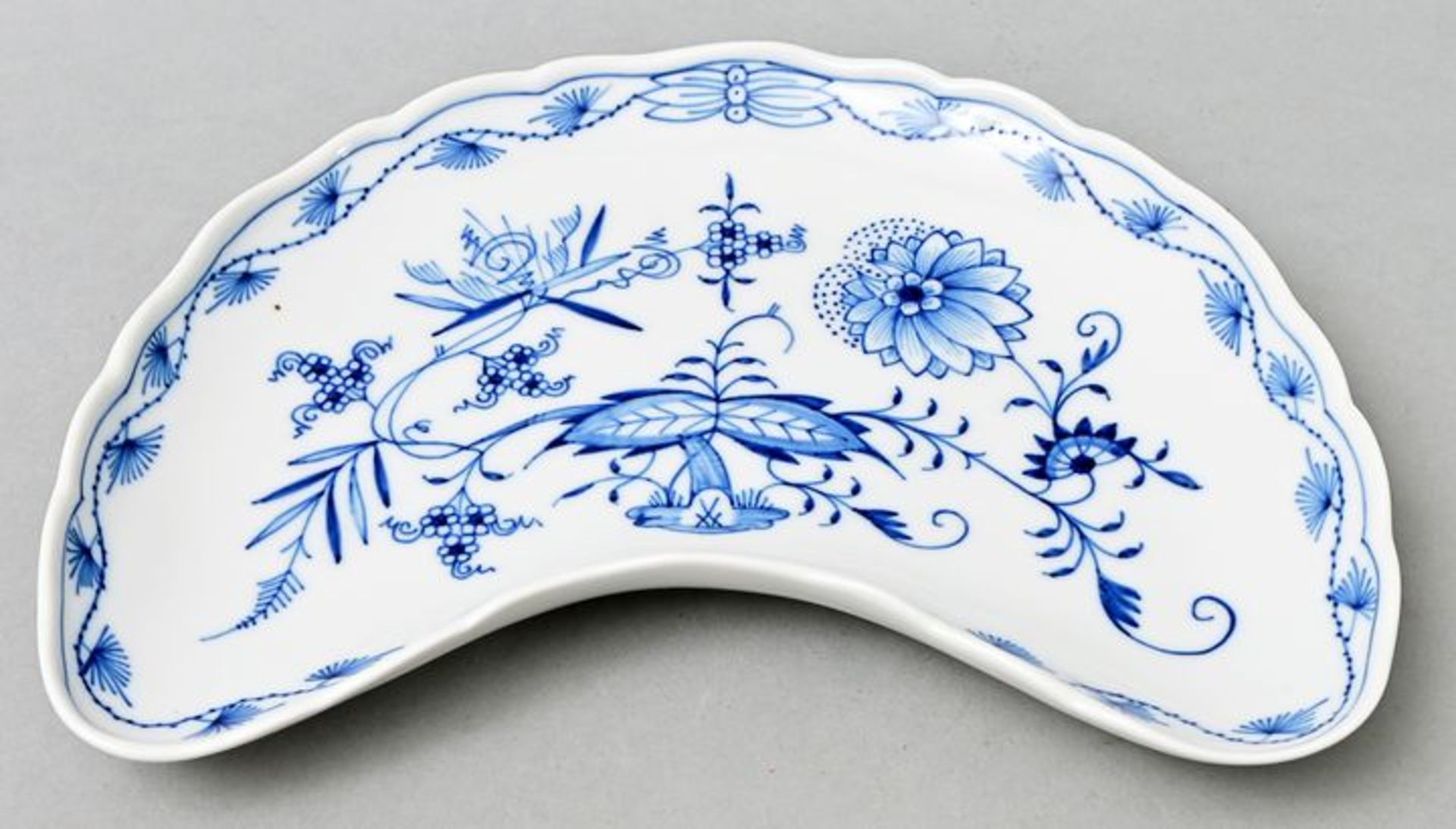 Knochenschale, Meissen / bone plate, Meissen