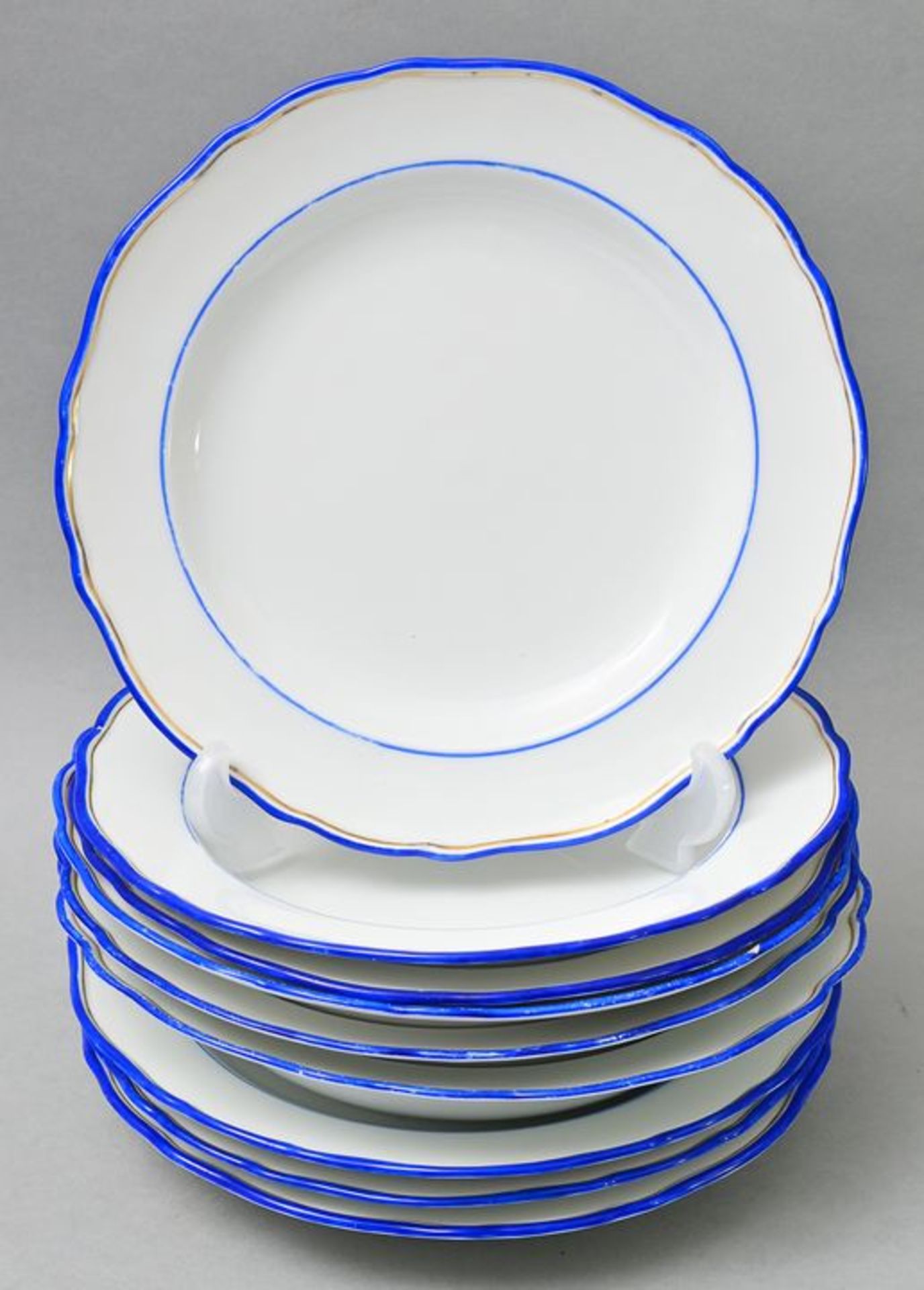 Neun Teller / nine plates