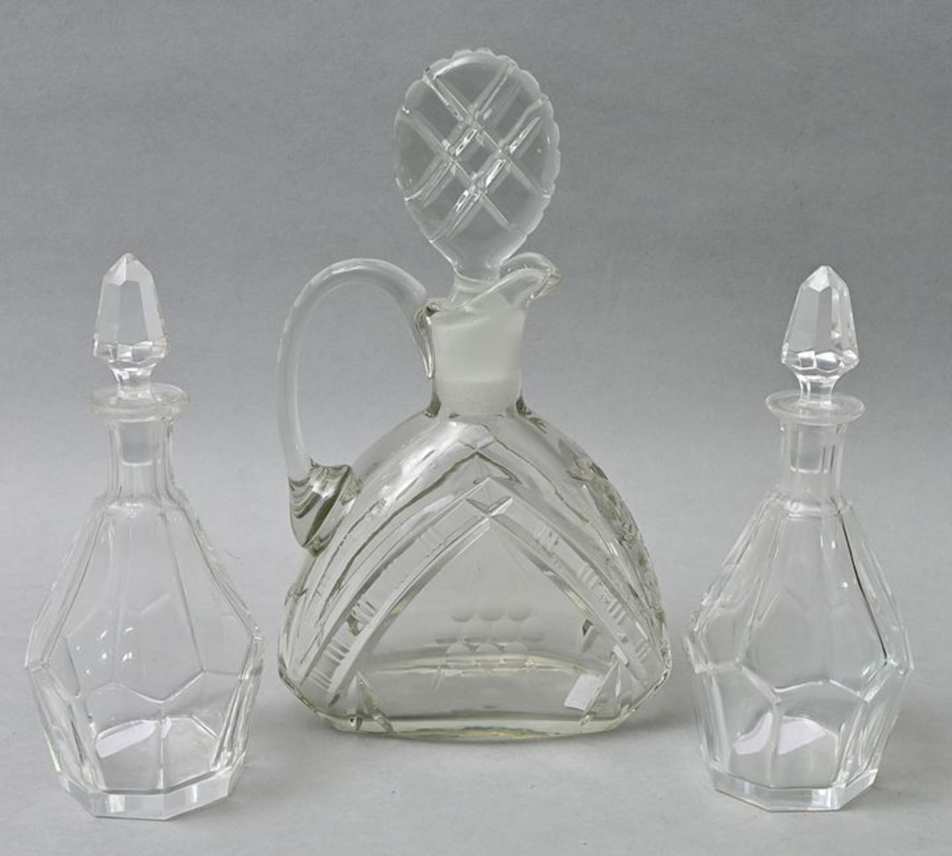 Paar Flakons und eine Karaffe/ two flasks and a decanter