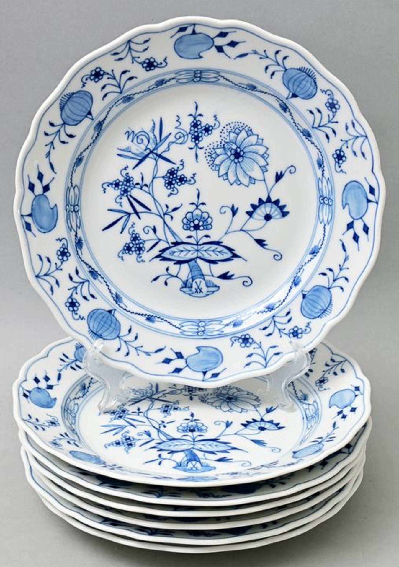 Sieben Speiseteller, Meissen / Seven dinner plates