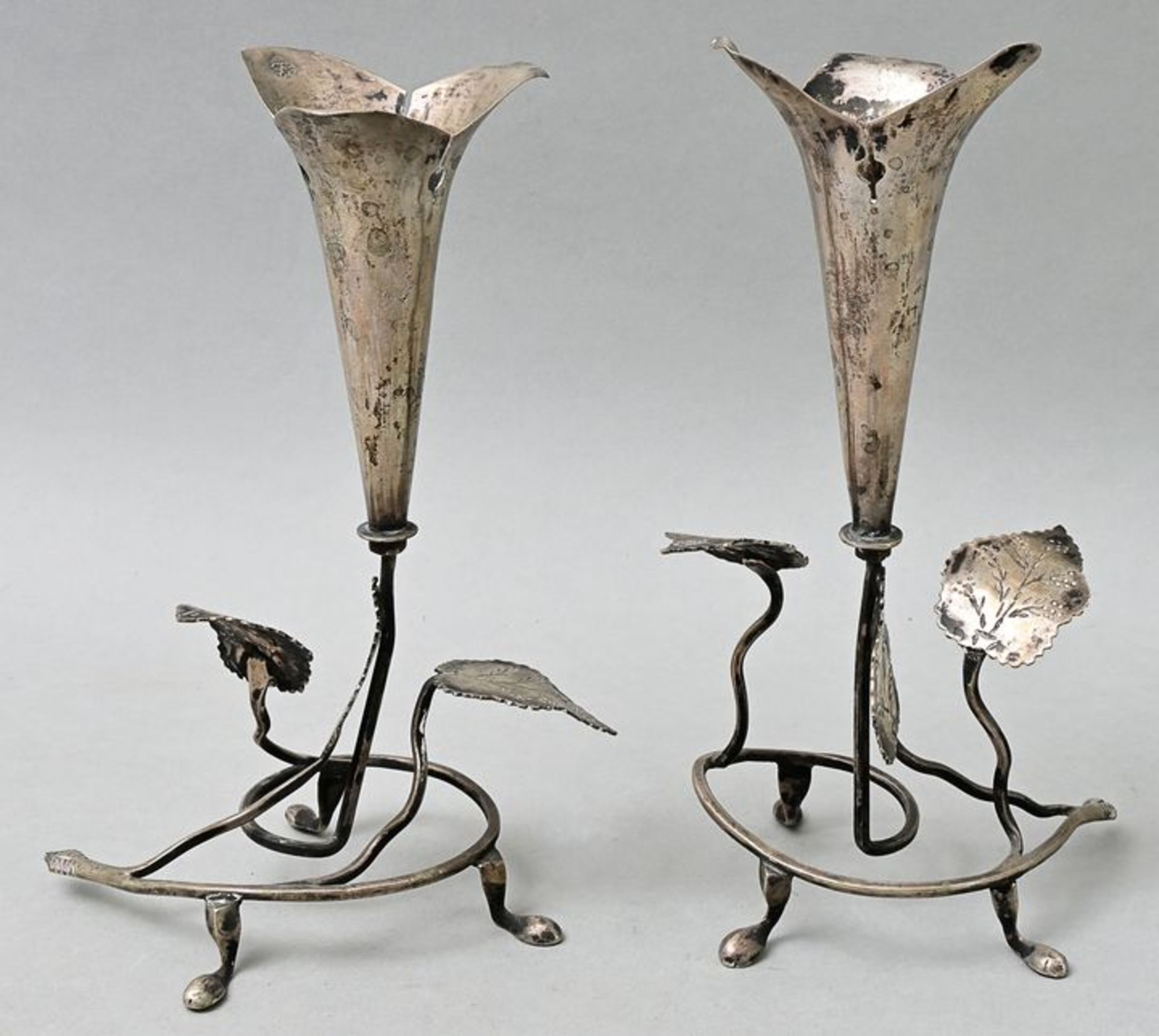 Zwei Silbervasen/ silver vases