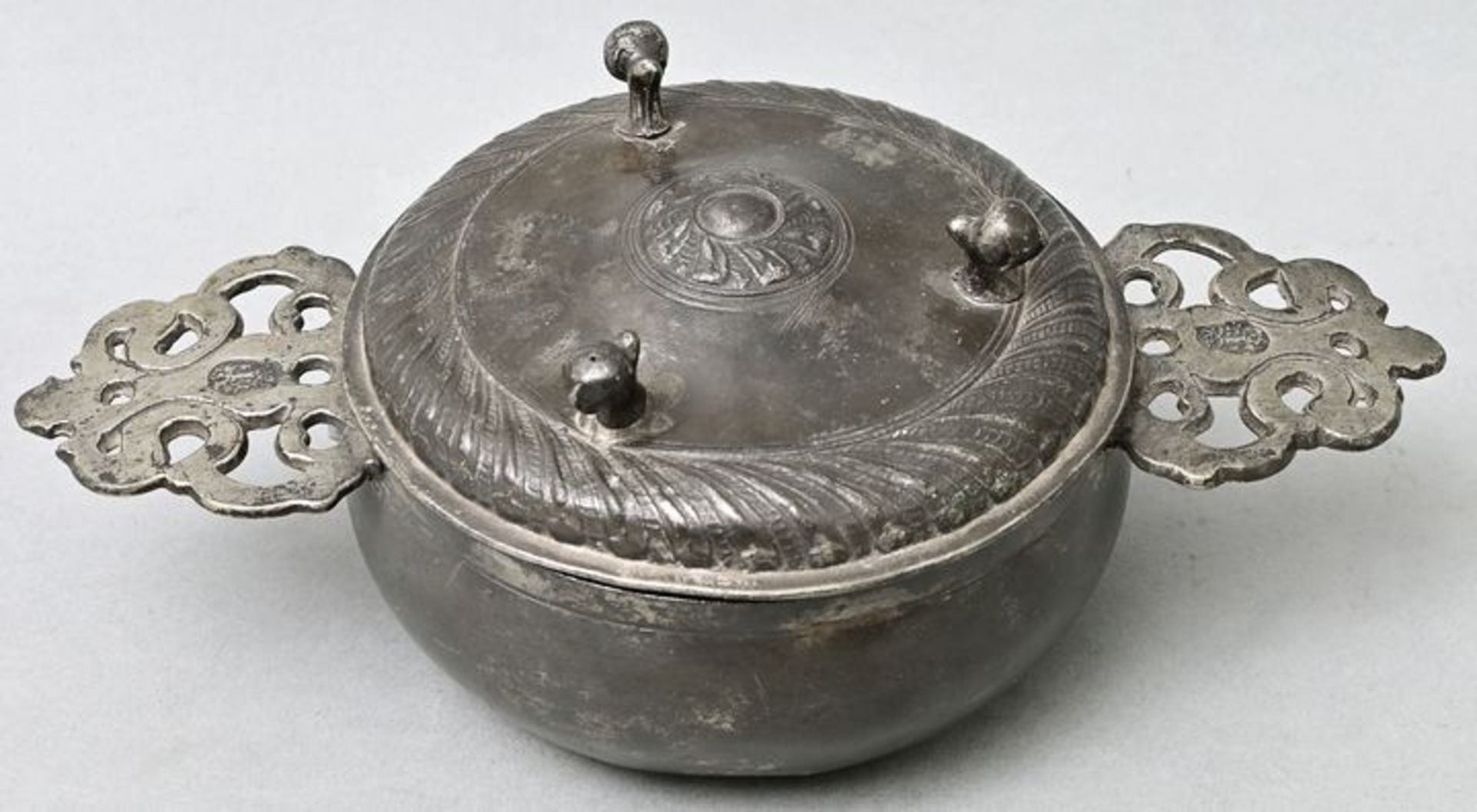 Kleine Wöchnerinnenschüssel/ pewter bowl