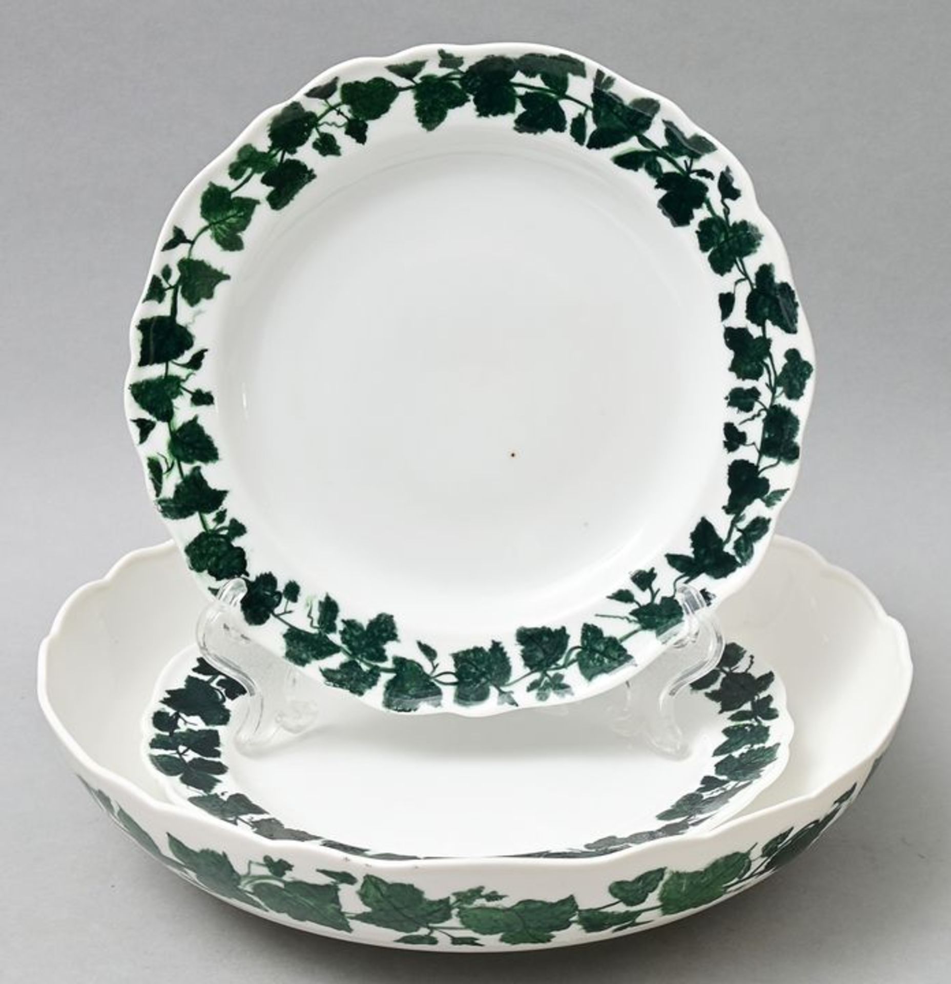 Drei Geschirrteile/ porcelain items