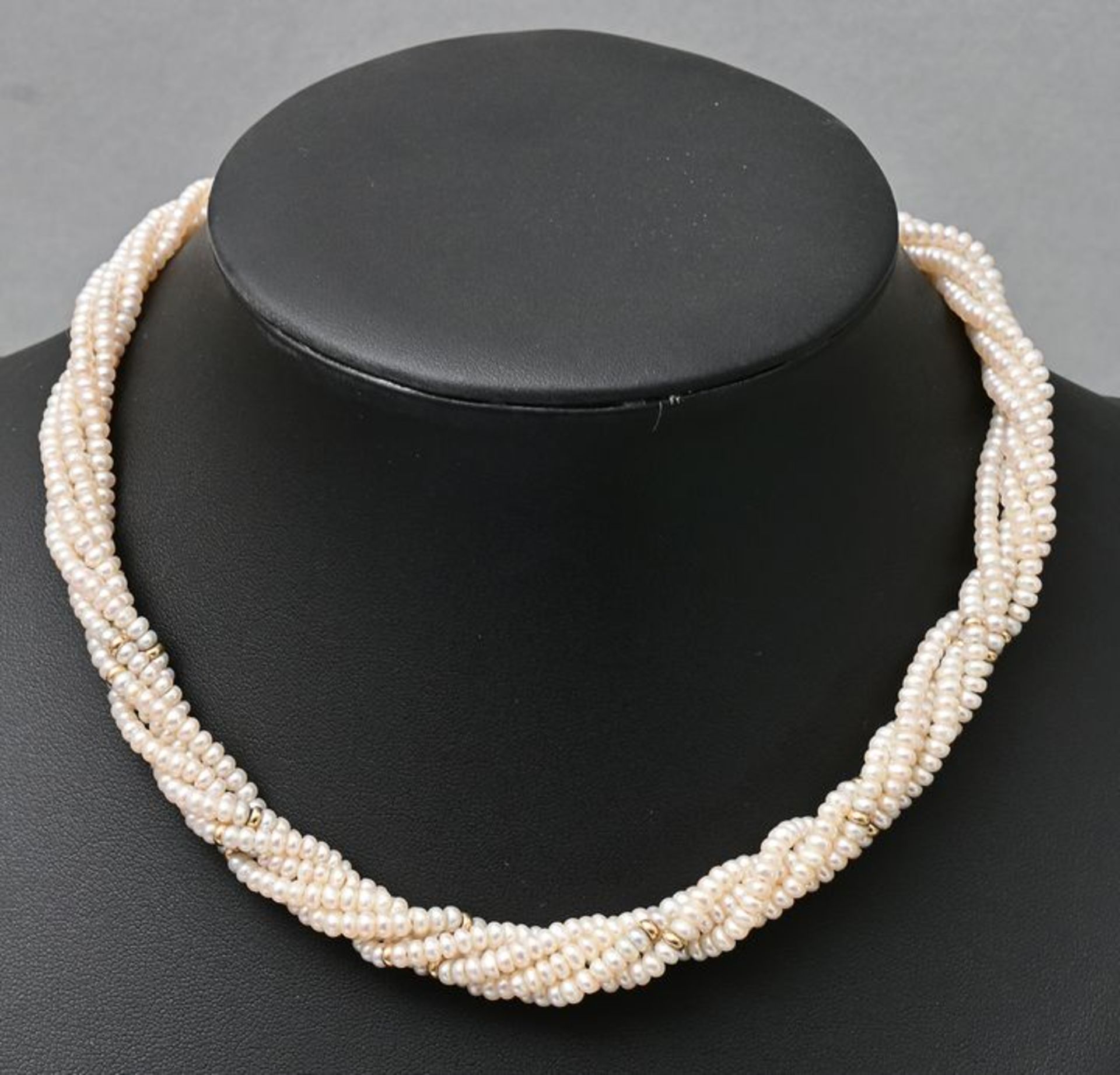 Perlenkette/ pearl necklace