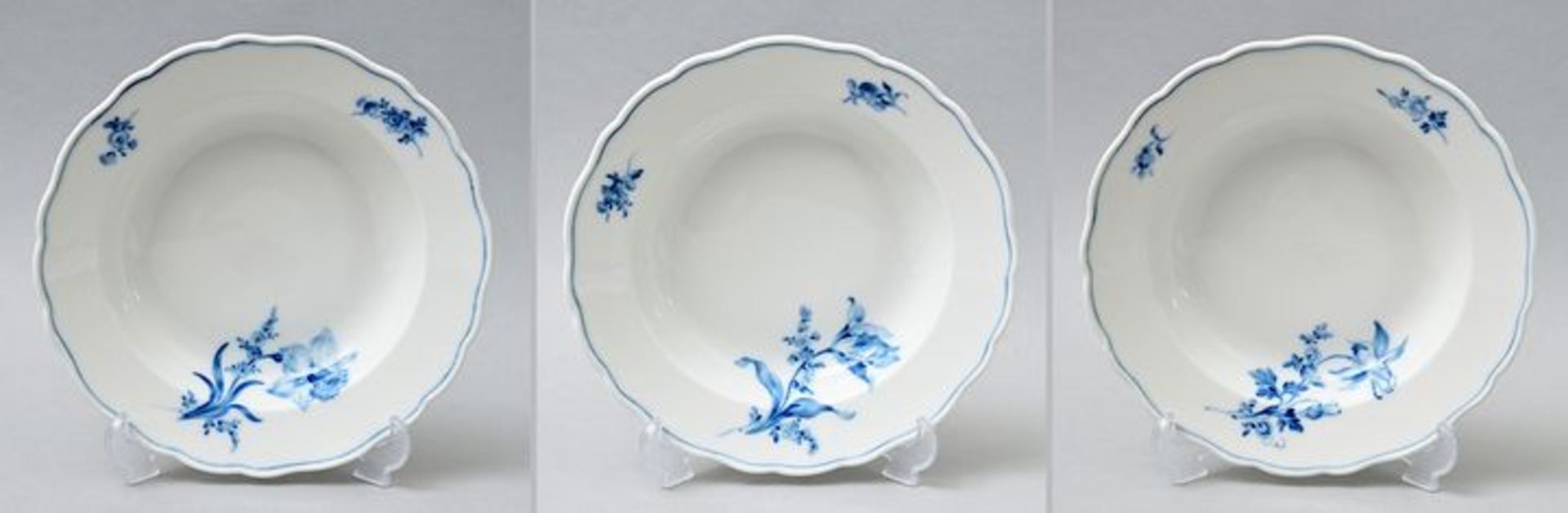 Suppenteller blaue Blume/ soup plates
