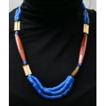 Kette blaue Glasperlen/ Karneole (Glasimitation?), Elemente Gold 8 k/ necklace