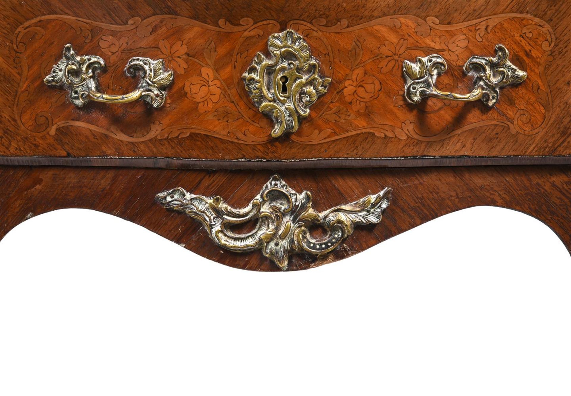 Y A FRENCH KINGWOOD AND MARQUETRY PETIT COMMODE IN LOUIS XV STYLE - Image 3 of 3