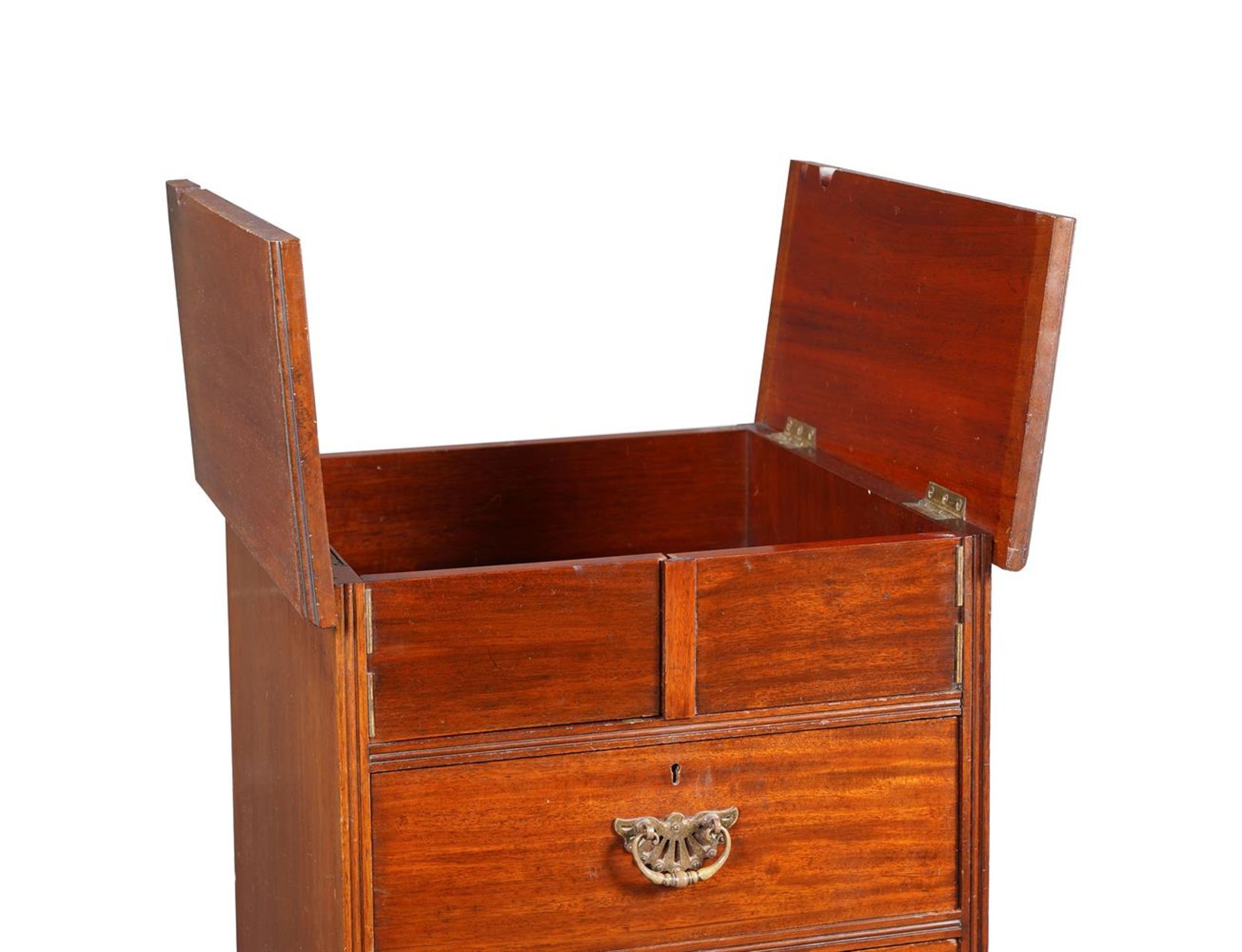 A LATE VICTORIAN MAHOGANY SHAVING STAND - Bild 2 aus 2