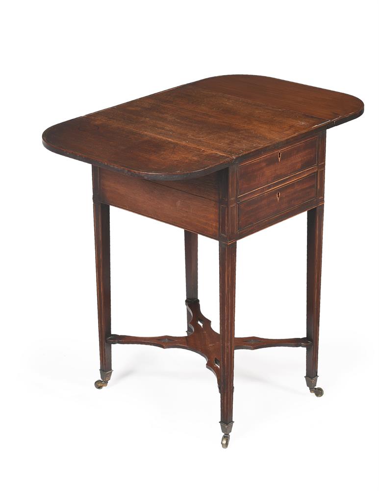 A REGENCY MAHOGANY WORK TABLE - Image 2 of 4