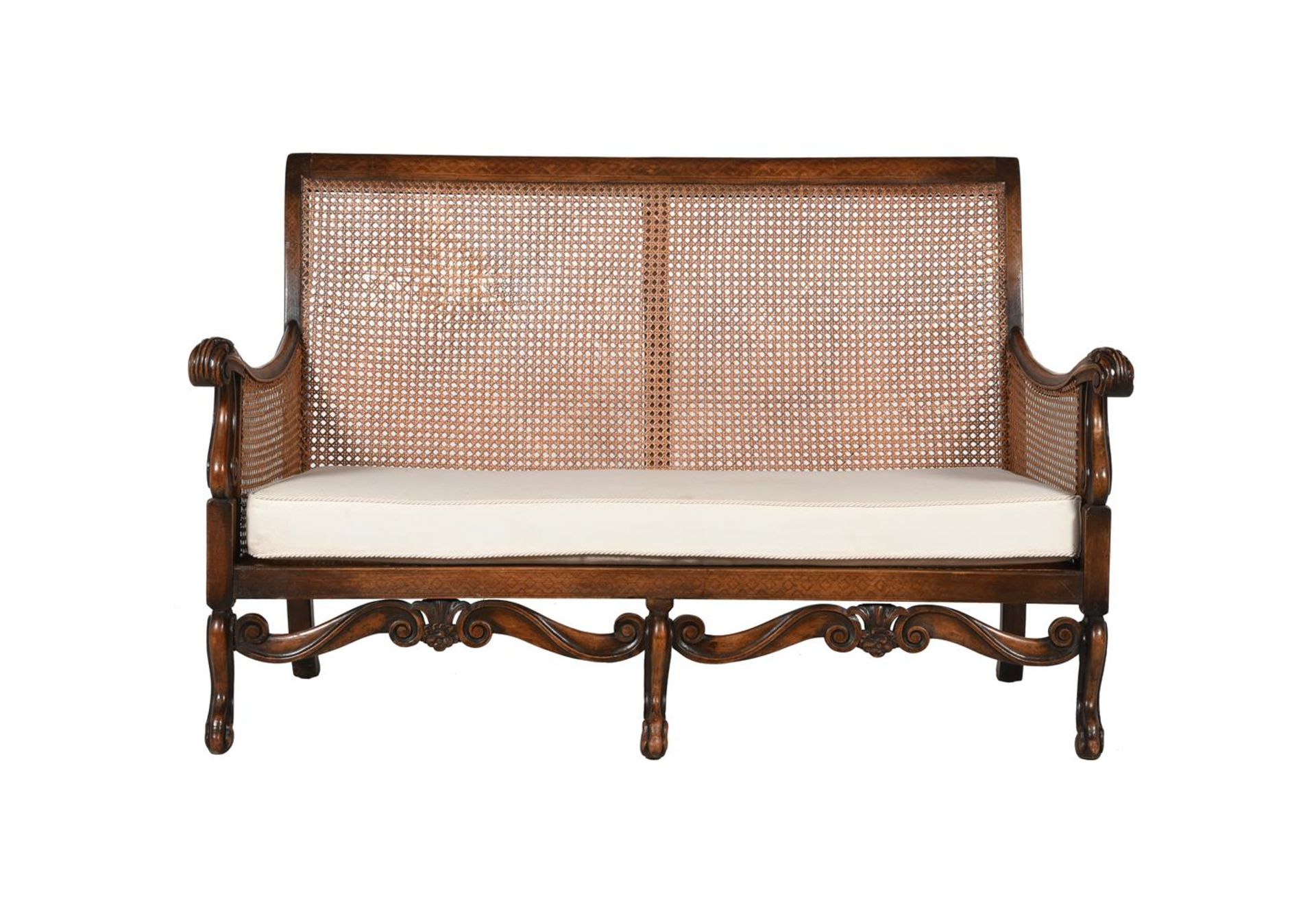 A CARVED BEECH BERGERE SETTEE IN LATE 17TH CENTURY STYLE - Image 2 of 8