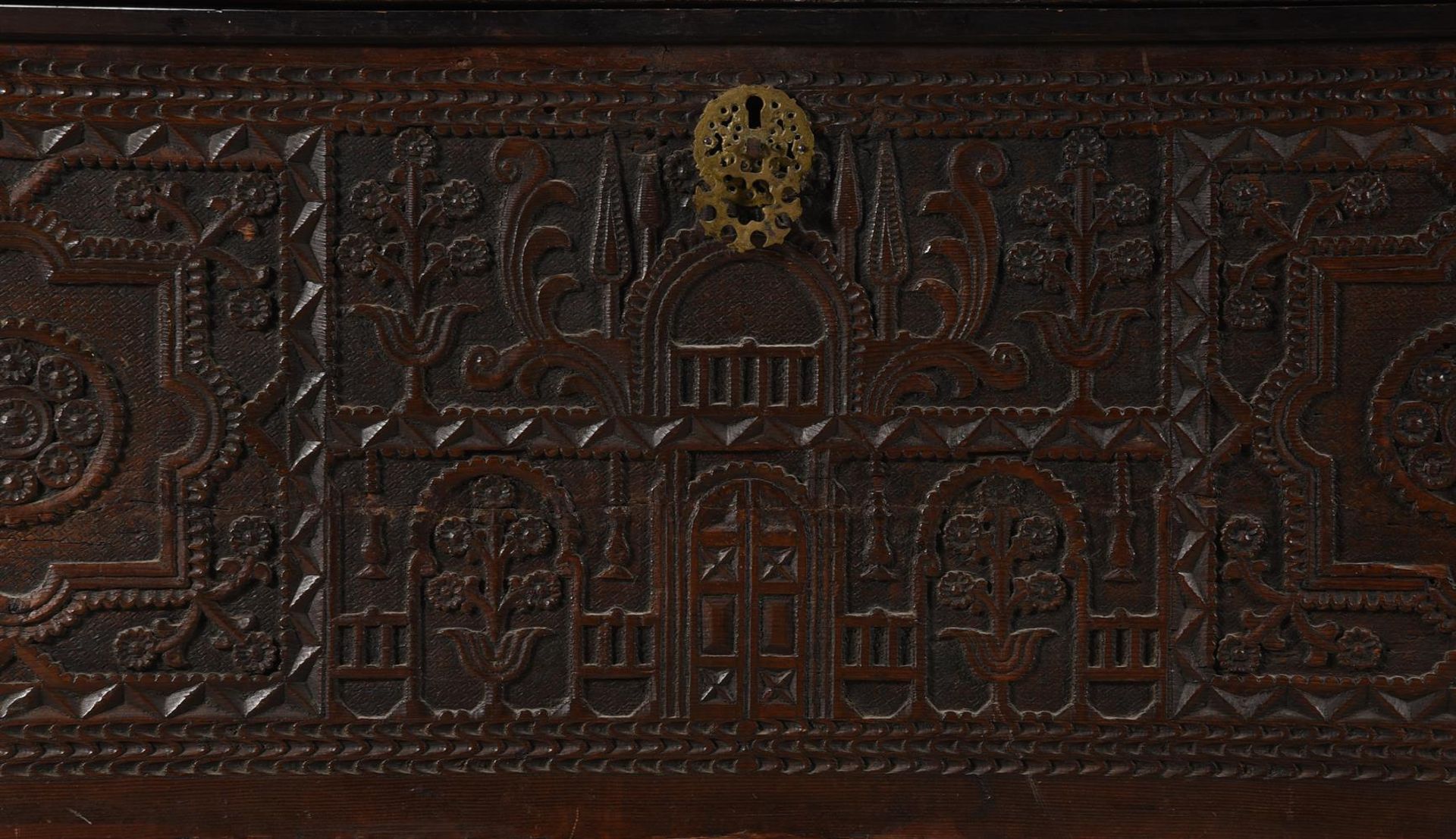 A CARVED HARDWOOD COFFER, PROBABLY OTTOMAN - Bild 3 aus 5