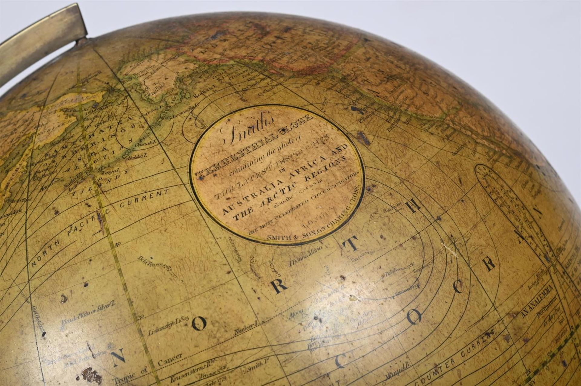 A VICTORIAN WALNUT AND BRASS MOUNTED TERRESTRIAL TABLE GLOBE, SMITH & SON, 63 CHARING CROSS, LONDON - Bild 2 aus 3