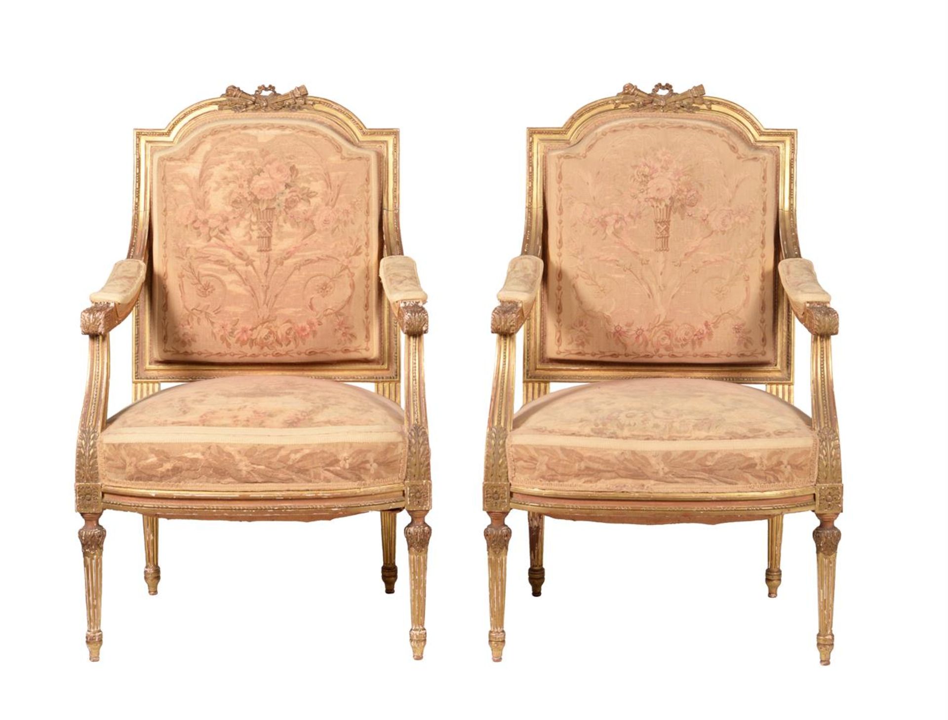 A SUITE OF GILTWOOD AND UPHOLSTERED SEAT FURNITURE IN LOUIS XVI STYLE - Bild 4 aus 4