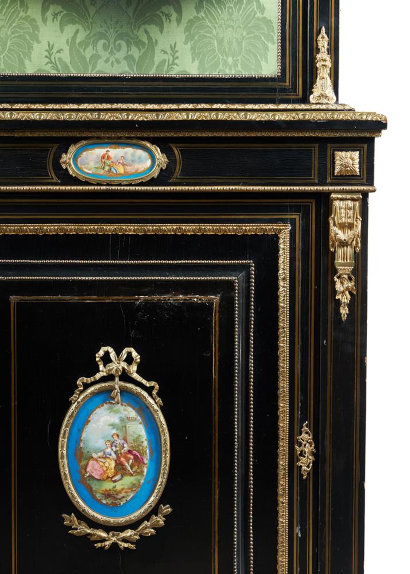 A PAIR OF NAPOLEON III EBONISED AND GILT METAL MOUNTED SIDE CABINETS - Bild 4 aus 5