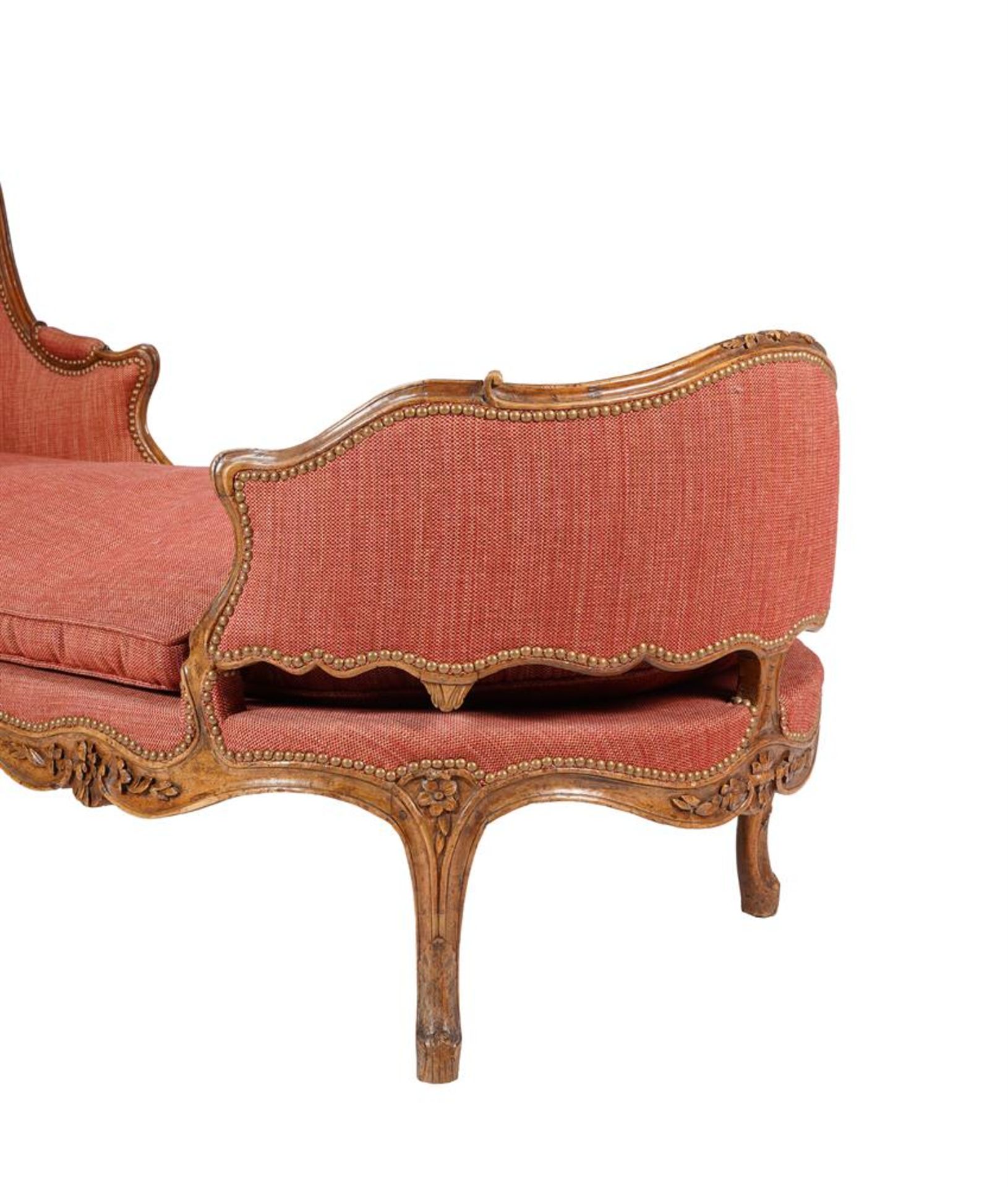 A FRENCH WALNUT AND UPHOLSTERED DUCHESSE OR DAY BED - Bild 3 aus 5