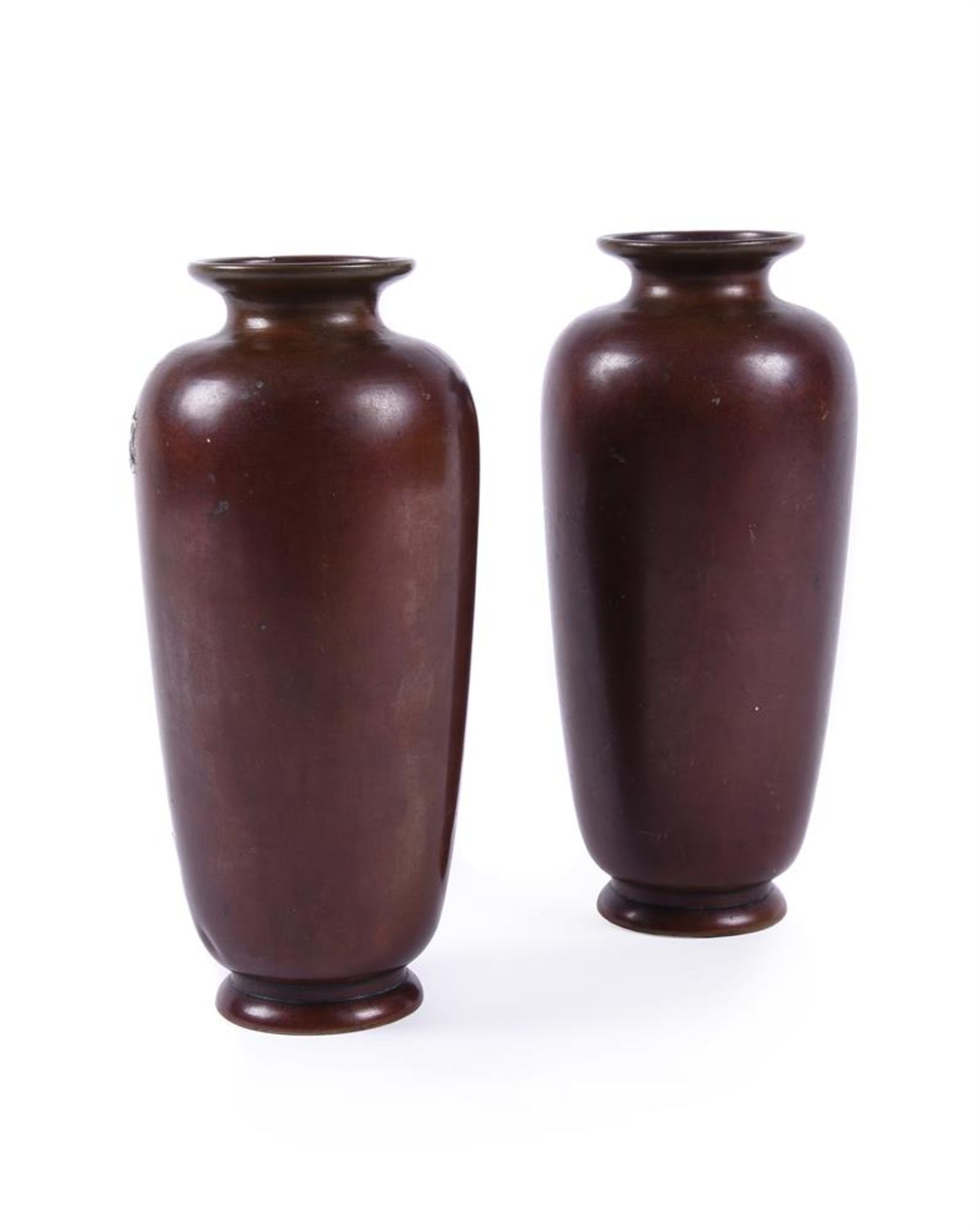 A PAIR OF JAPANESE PATINATED BRONZE VASES - Image 2 of 5