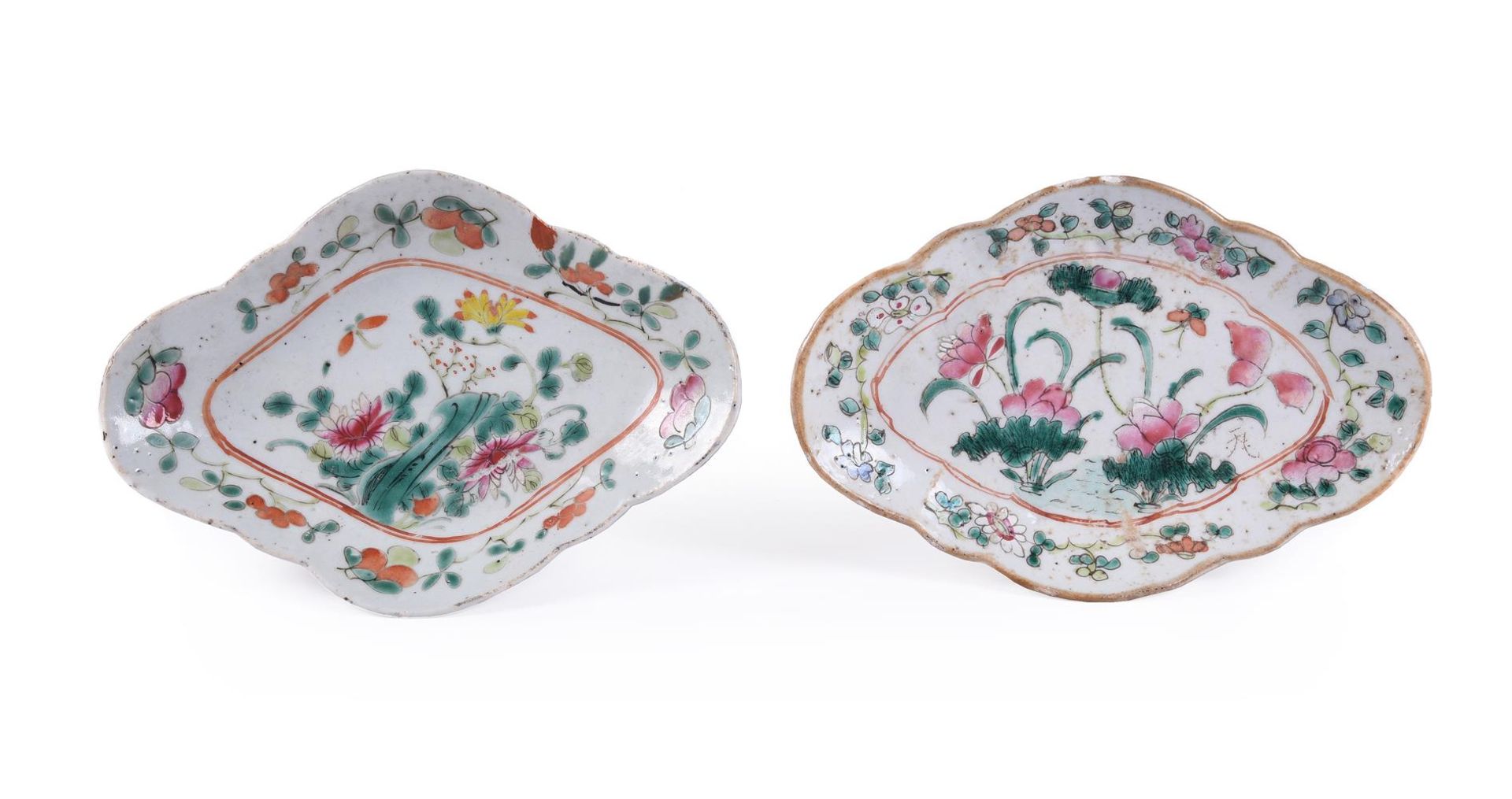 A PAIR OF CHINESE FAMILLE ROSE FOOTED DISHES - Image 2 of 3