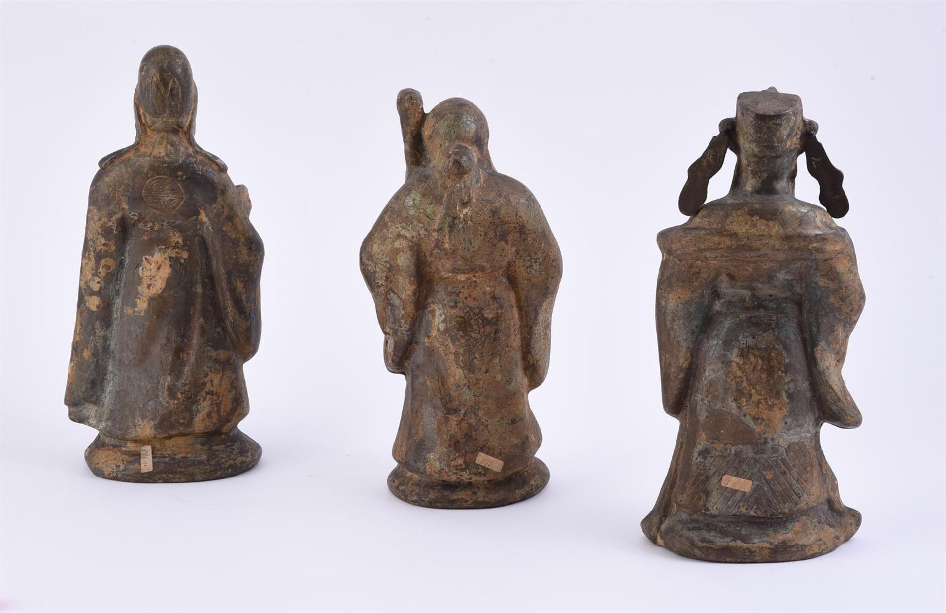 THREE CHINESE CAST-IRON MODELS OF DEITIES - Bild 5 aus 6