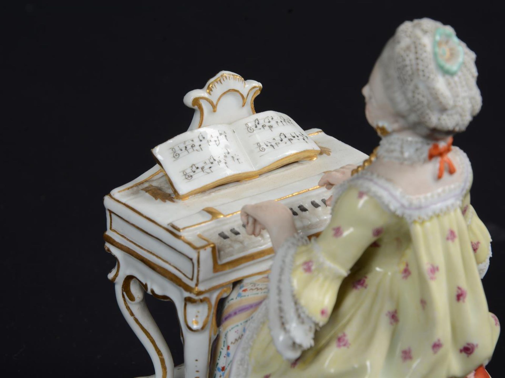 A PAIR OF MEISSEN MODELS EMBLEMATIC OF THE SENSES FROM A SET OF FOUR - Image 2 of 3
