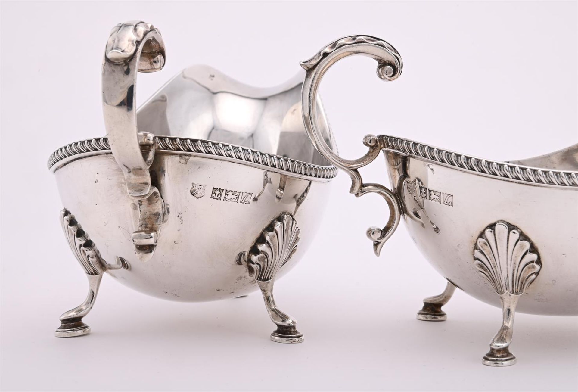 A PAIR OF SILVER OVAL SAUCE BOATS - Image 3 of 3