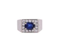 A SAPPHIRE AND DIAMOND RECTANGULAR CLUSTER RING