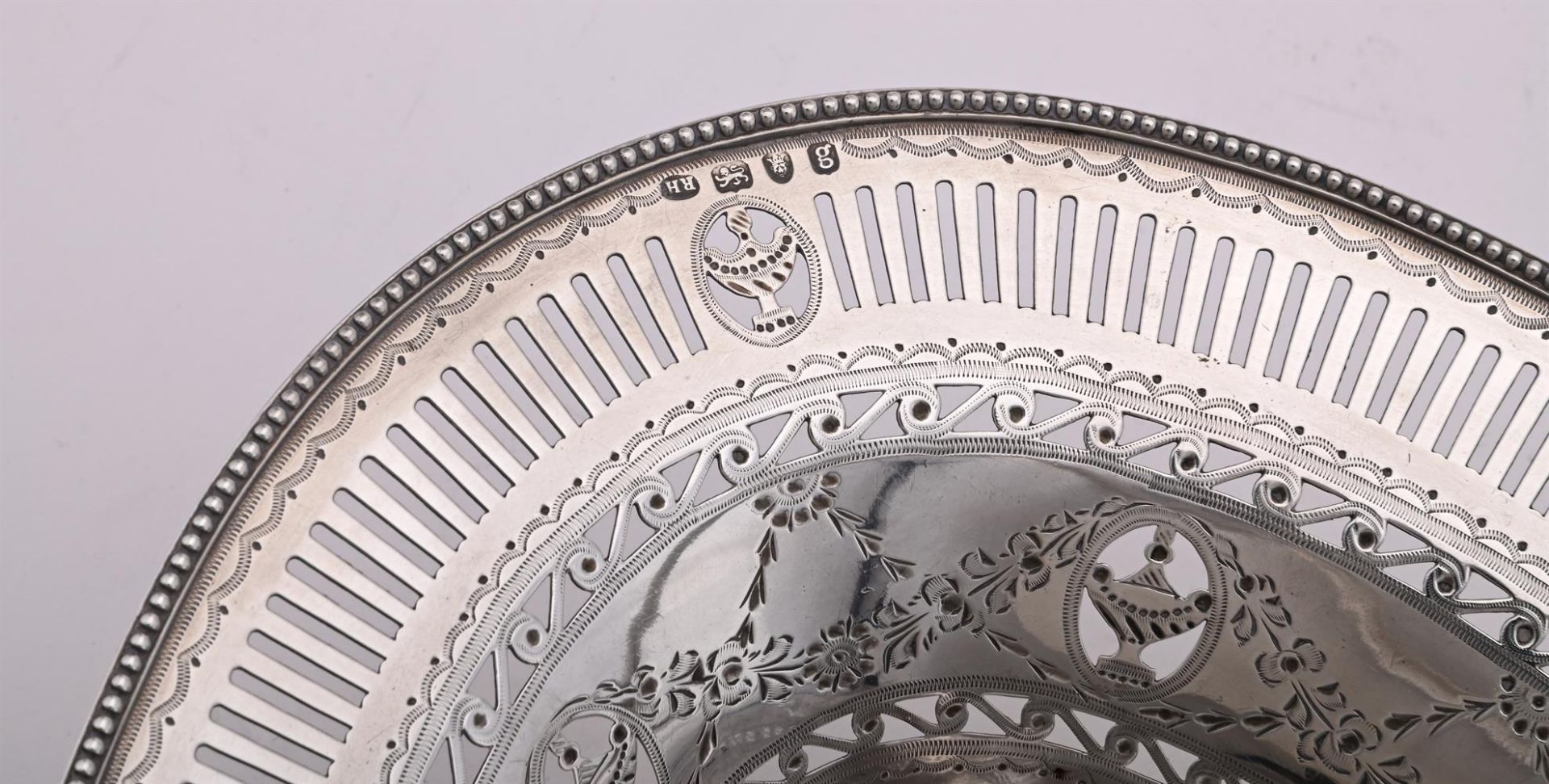 A GEORGE III SILVER OVAL SWING HANDLED BASKET - Image 3 of 3