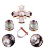 Y KAI-YIN LO, TWO PAIRS OF EAR CLIPS AND A BROOCH