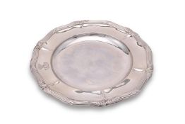 A FRENCH SILVER SHAPED CIRCULAR PLATE
