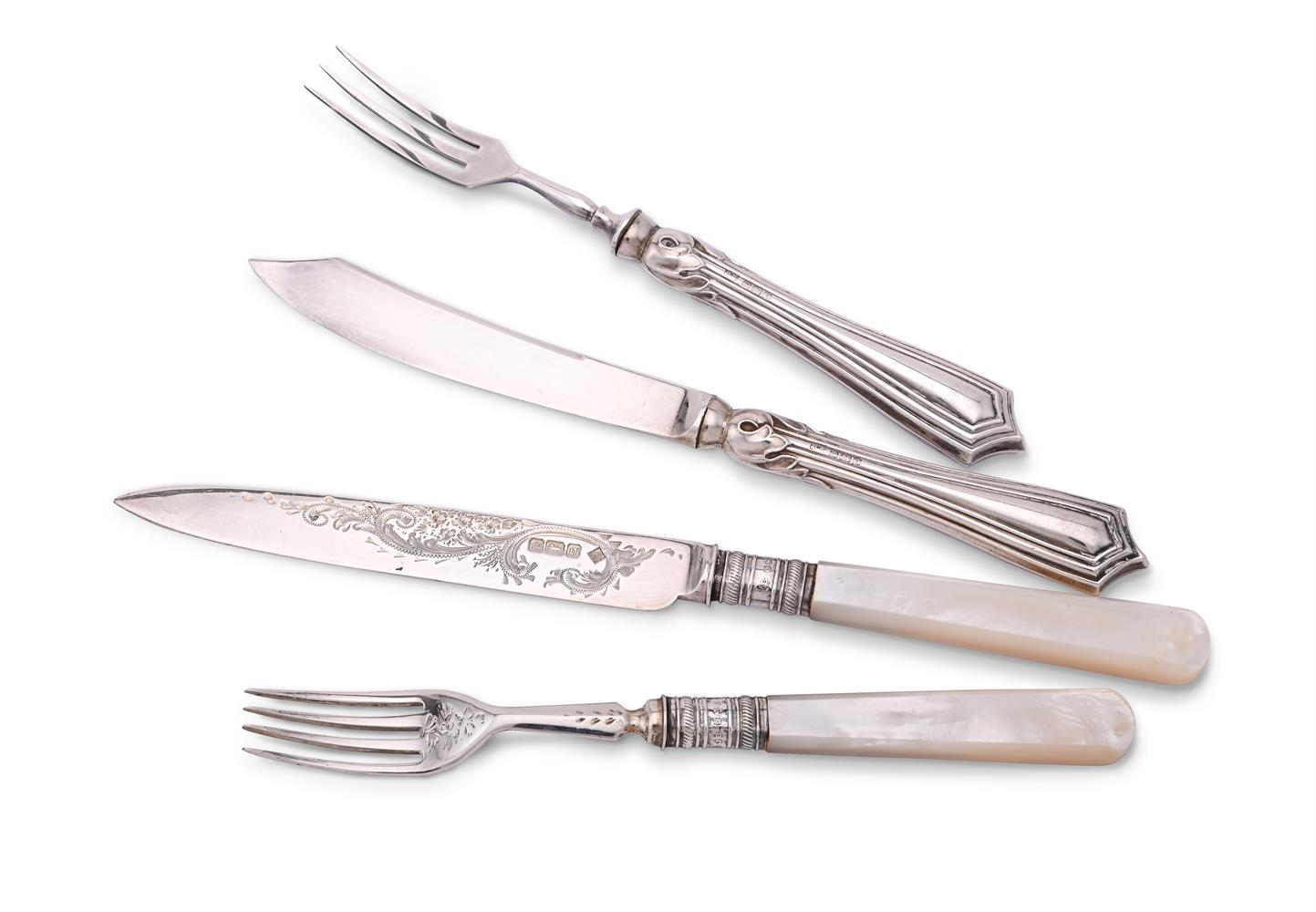 Y A CASED EDWARDIAN SET OF ELEVEN SILVER FRUIT FORKS AND TWELVE KNIVES - Image 2 of 3