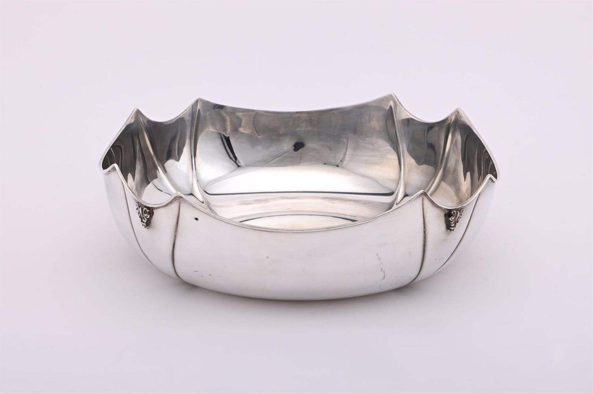 AN ITALIAN SILVER COLOURED SHAPED CIRCULAR BOWL - Image 2 of 2