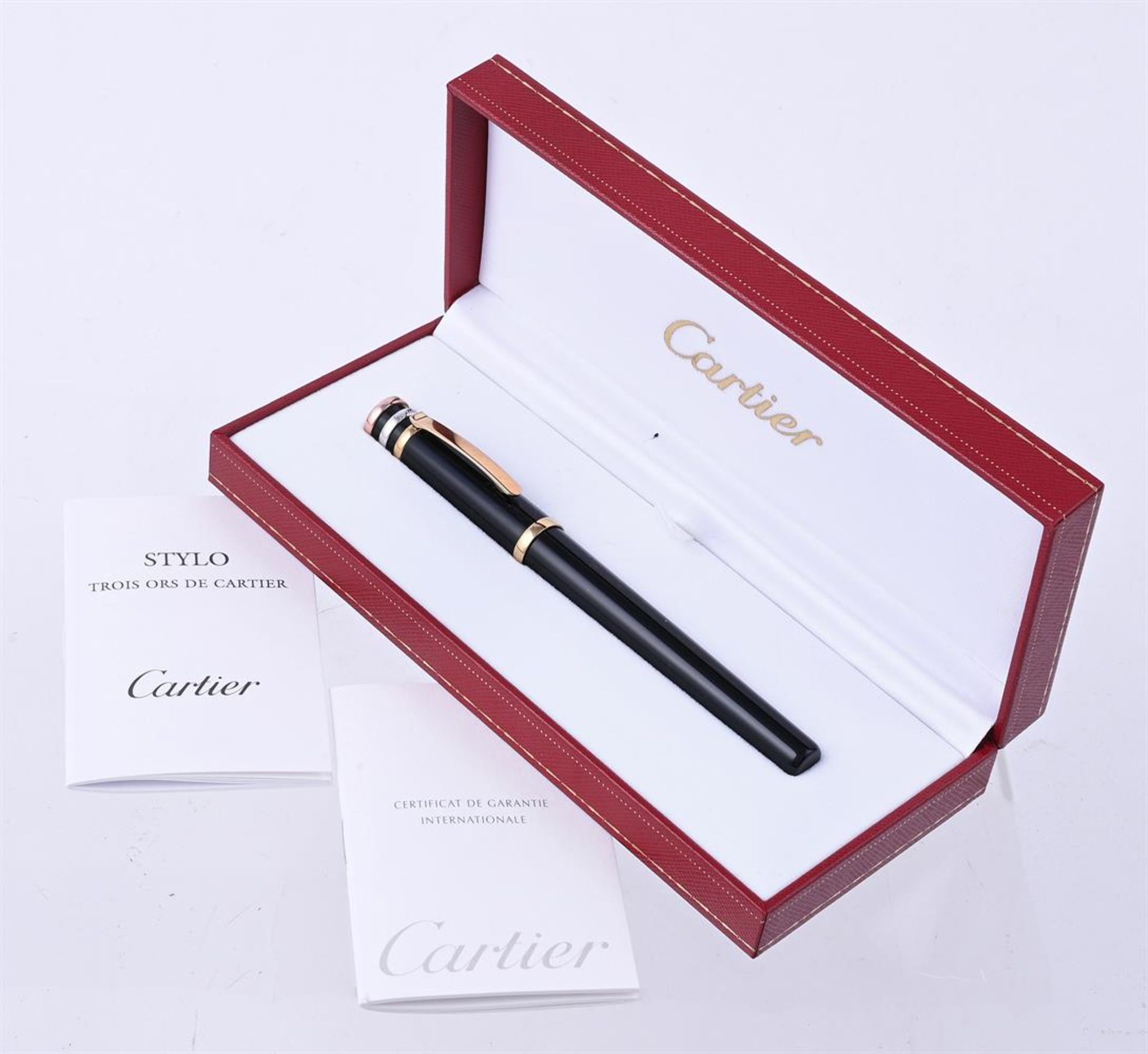 CARTIER, TROIS ORS DE CARTIER, A BLACK ROLLERBALL PEN - Bild 2 aus 2