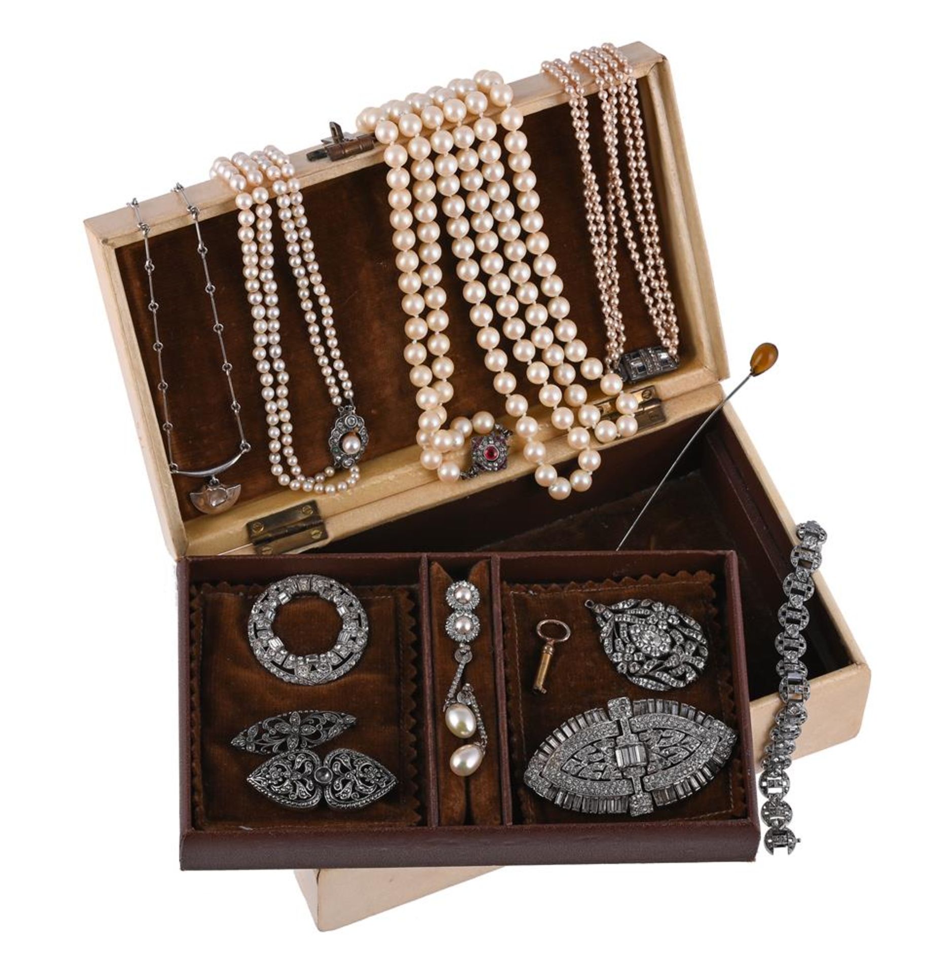 A SILVER COLOURED LAPPONIA NECKLACE AND A COLLECTION OF WHITE PASTE SET JEWELLERY